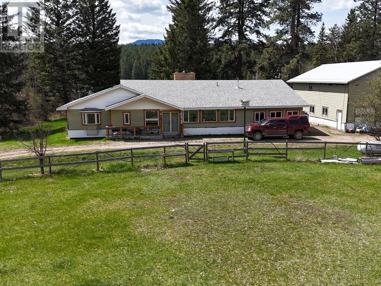 2325 Wardner Fort Steele Road, Fort Steele, British Columbia  V0B 1N0 - Photo 1 - 10343701