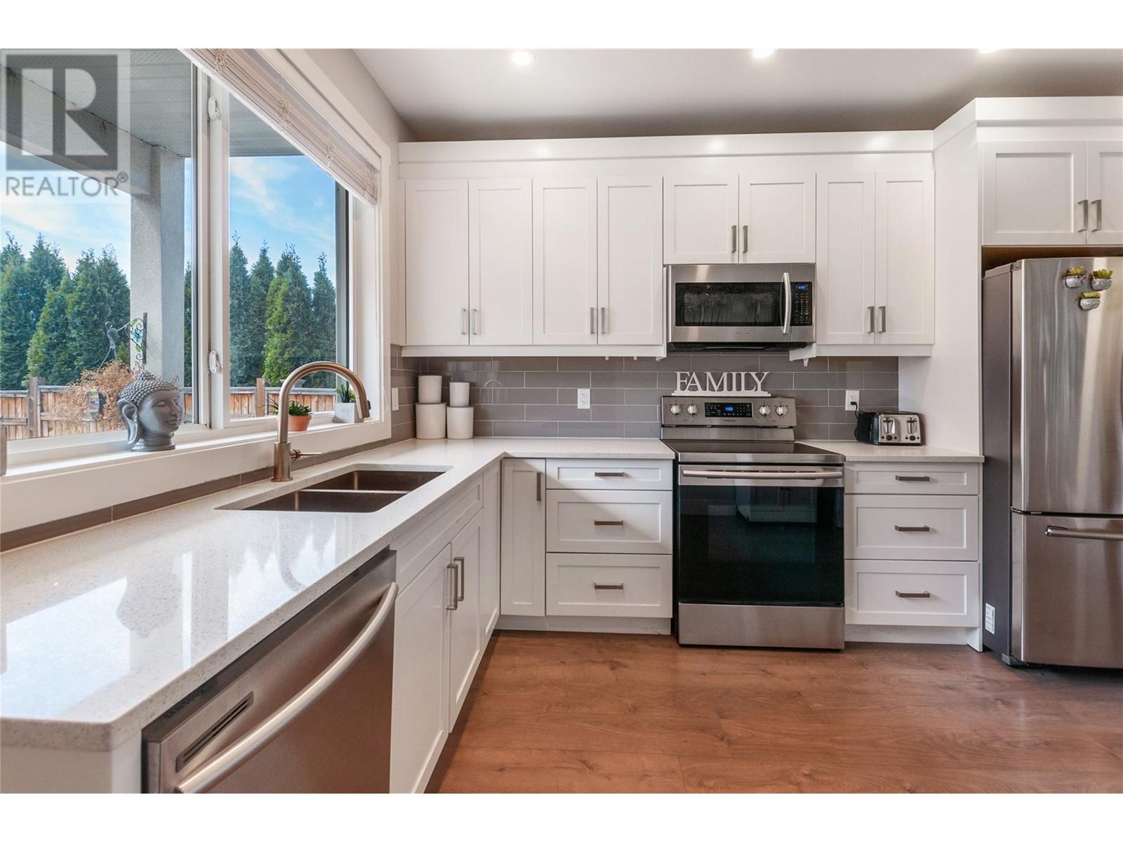 76 Roy Avenue Unit# 102, Penticton, British Columbia  V2A 3N6 - Photo 3 - 10343522