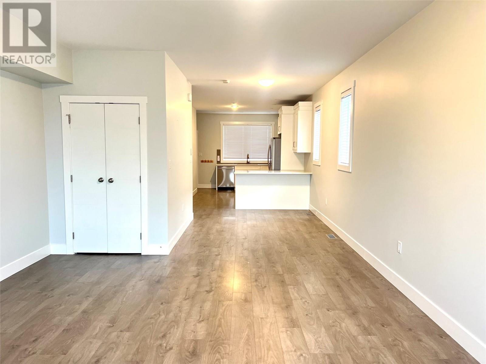 76 Roy Avenue Unit# 102, Penticton, British Columbia  V2A 3N6 - Photo 4 - 10343522
