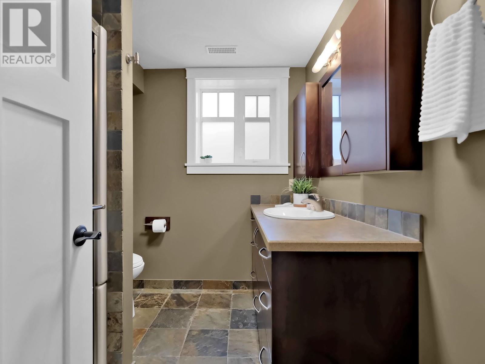 162 Vancouver Place, Penticton, British Columbia  V2A 1A7 - Photo 54 - 10343824