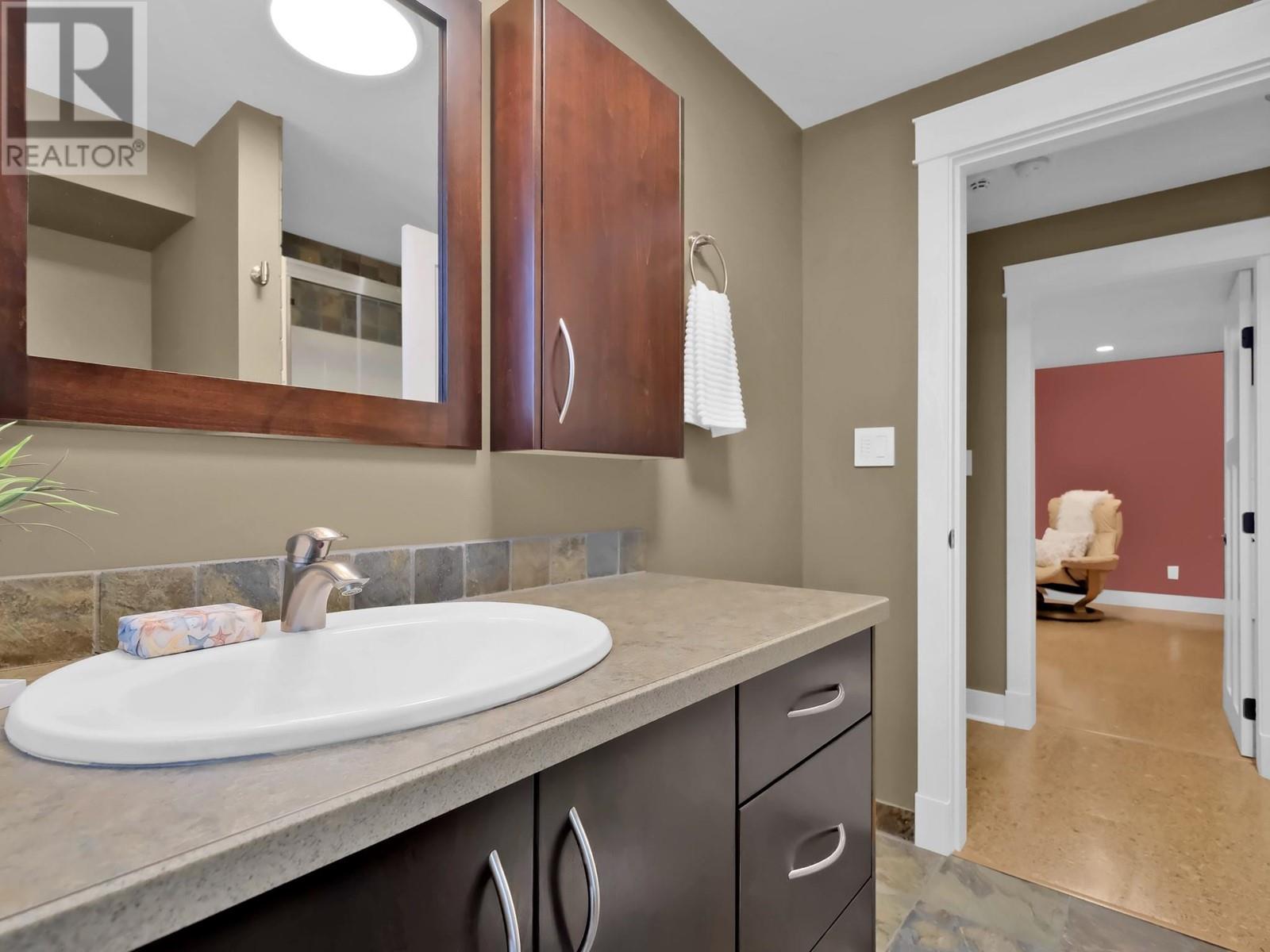 162 Vancouver Place, Penticton, British Columbia  V2A 1A7 - Photo 56 - 10343824