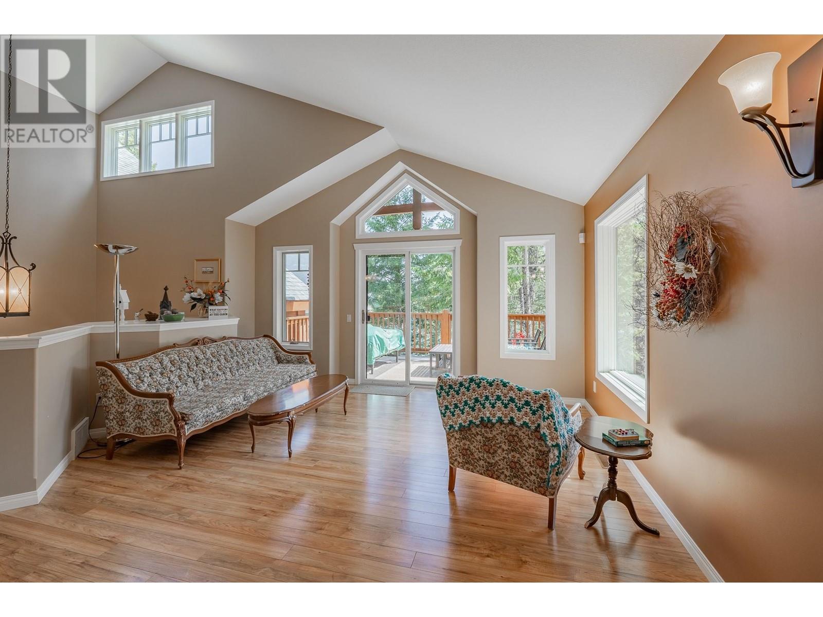 6992 Columbia Ridge Drive, Fairmont Hot Springs, British Columbia  V0B 1L2 - Photo 17 - 10343850