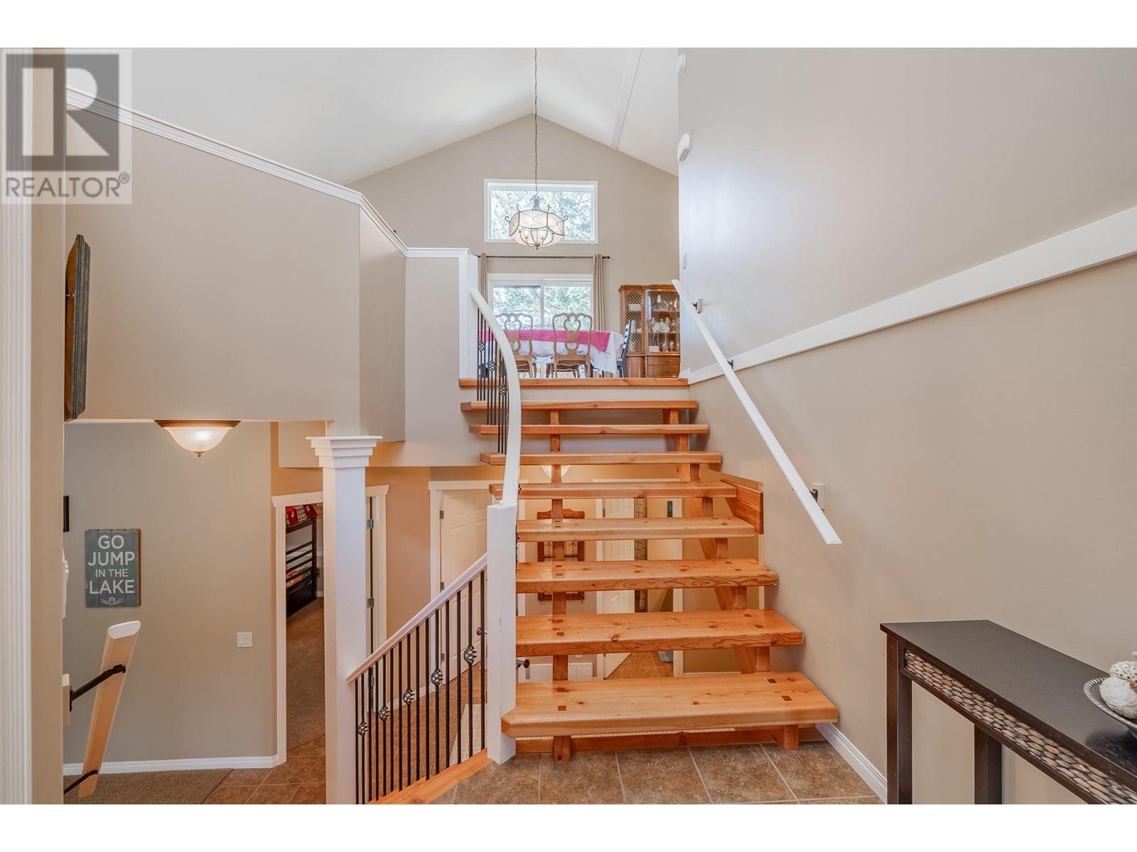 6992 Columbia Ridge Drive, Fairmont Hot Springs, British Columbia  V0B 1L2 - Photo 9 - 10343850