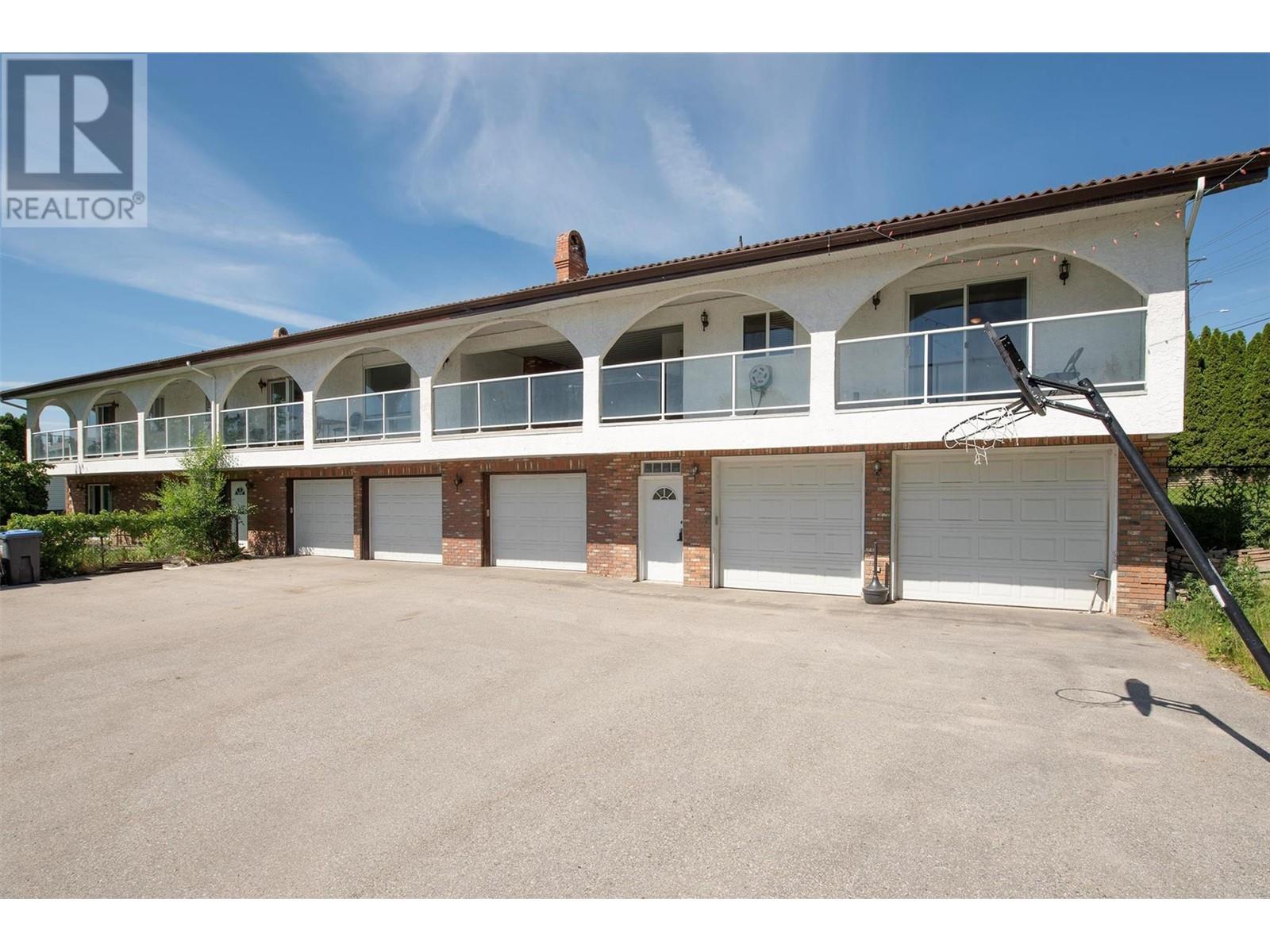 215 Arab Road, Kelowna, British Columbia  V1V 2G8 - Photo 3 - 10343776