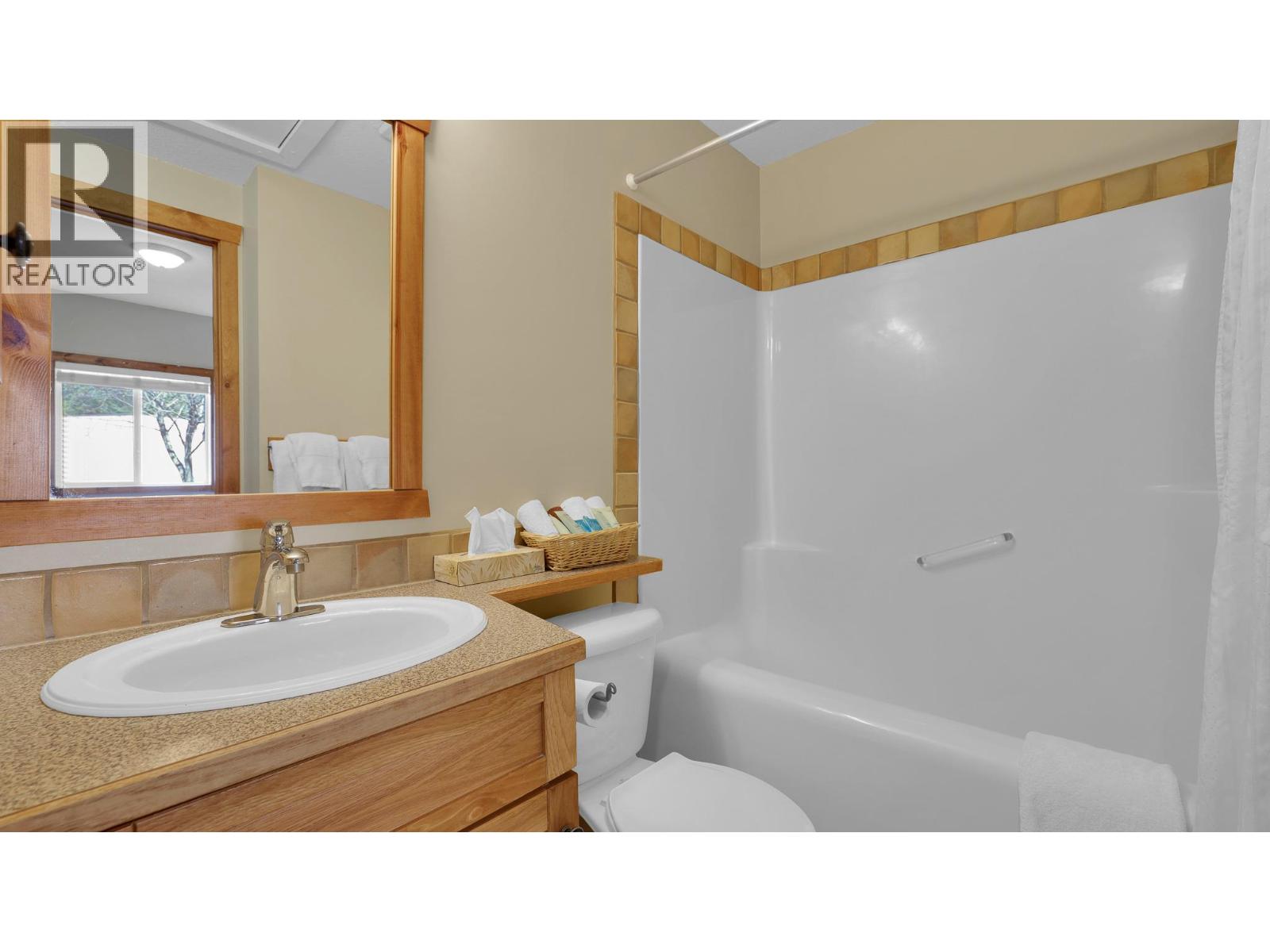 701 14a Crescent Unit# 111h, Invermere, British Columbia  V0A 1K0 - Photo 14 - 10343455