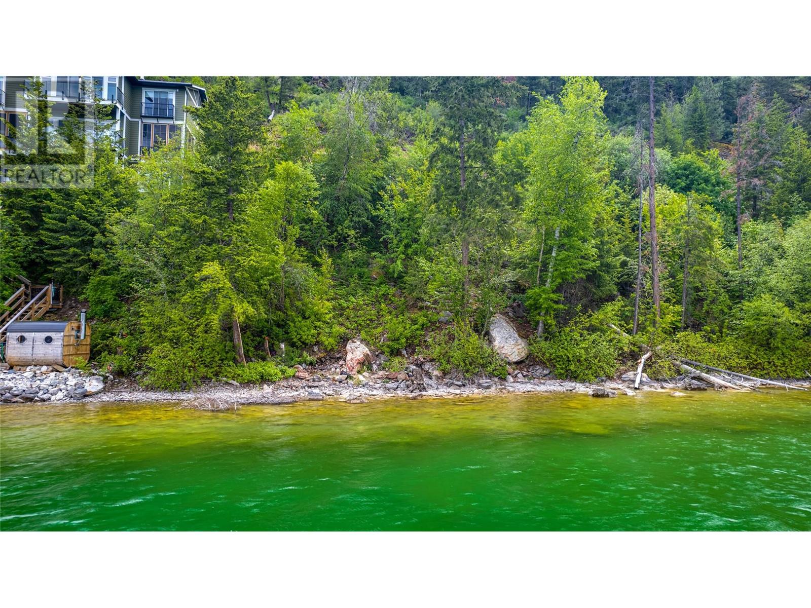 5649 Cosens Bay Road Unit# 8, Coldstream, British Columbia  V1B 1N8 - Photo 2 - 10343804