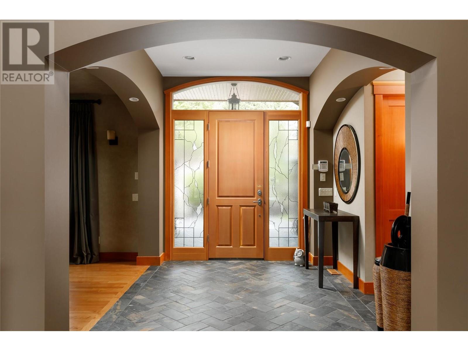 450 Niblick Court, Vernon, British Columbia  V1H 1V6 - Photo 6 - 10343271