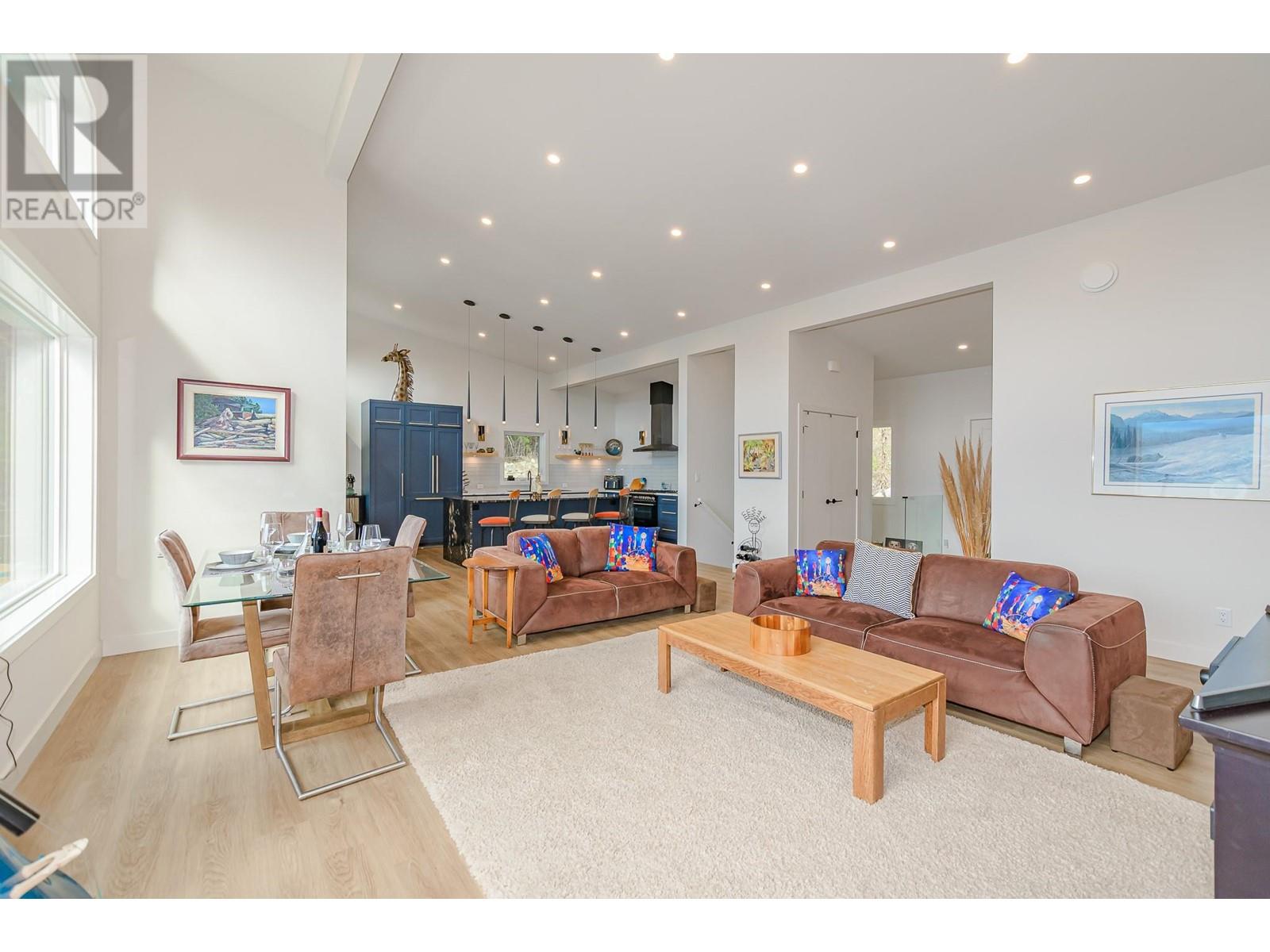 7750 Golf Course Road, Anglemont, British Columbia  V0E 1M8 - Photo 22 - 10344080