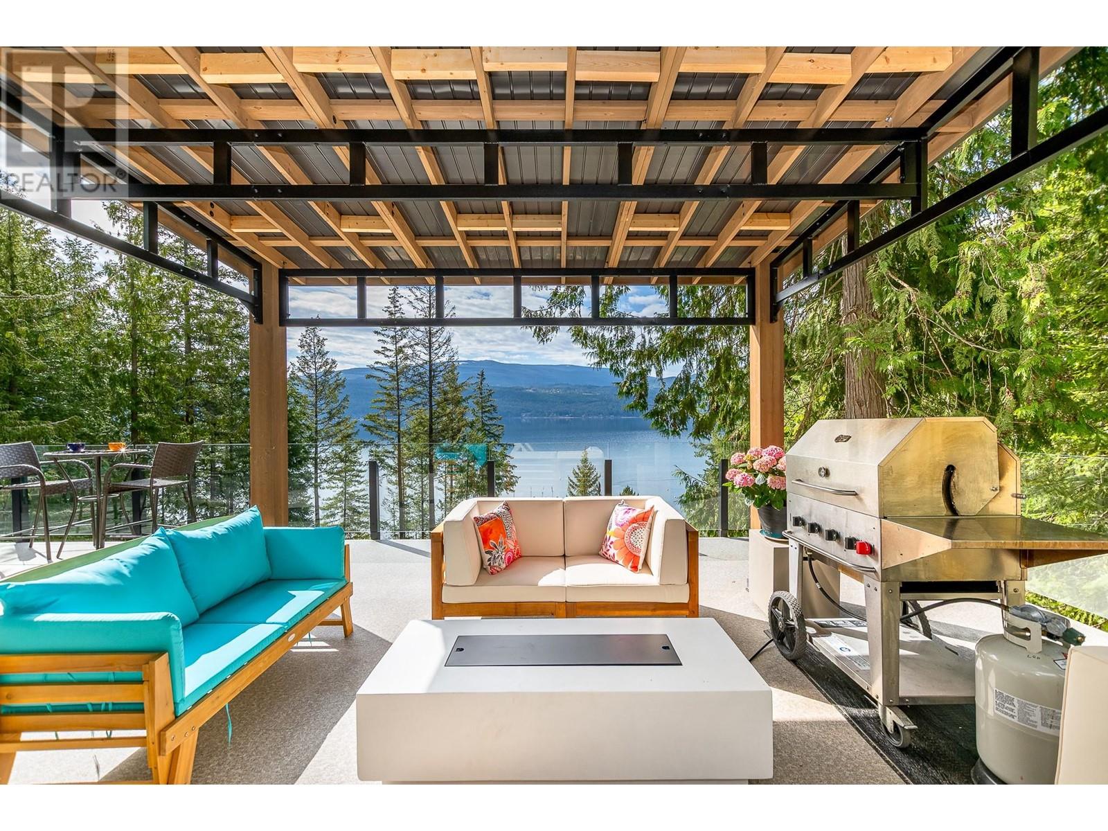 7750 Golf Course Road, Anglemont, British Columbia  V0E 1M8 - Photo 26 - 10344080