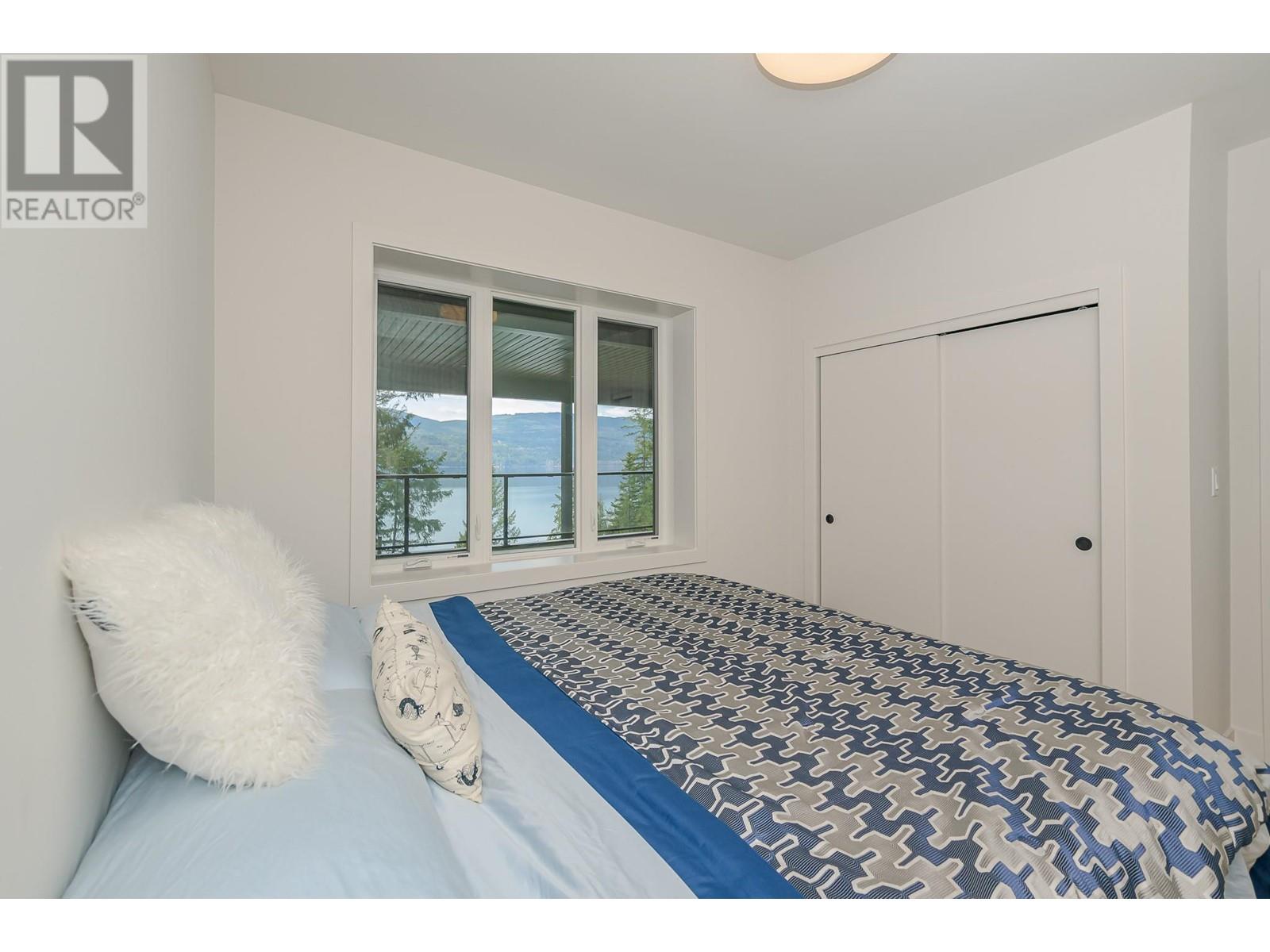 7750 Golf Course Road, Anglemont, British Columbia  V0E 1M8 - Photo 35 - 10344080