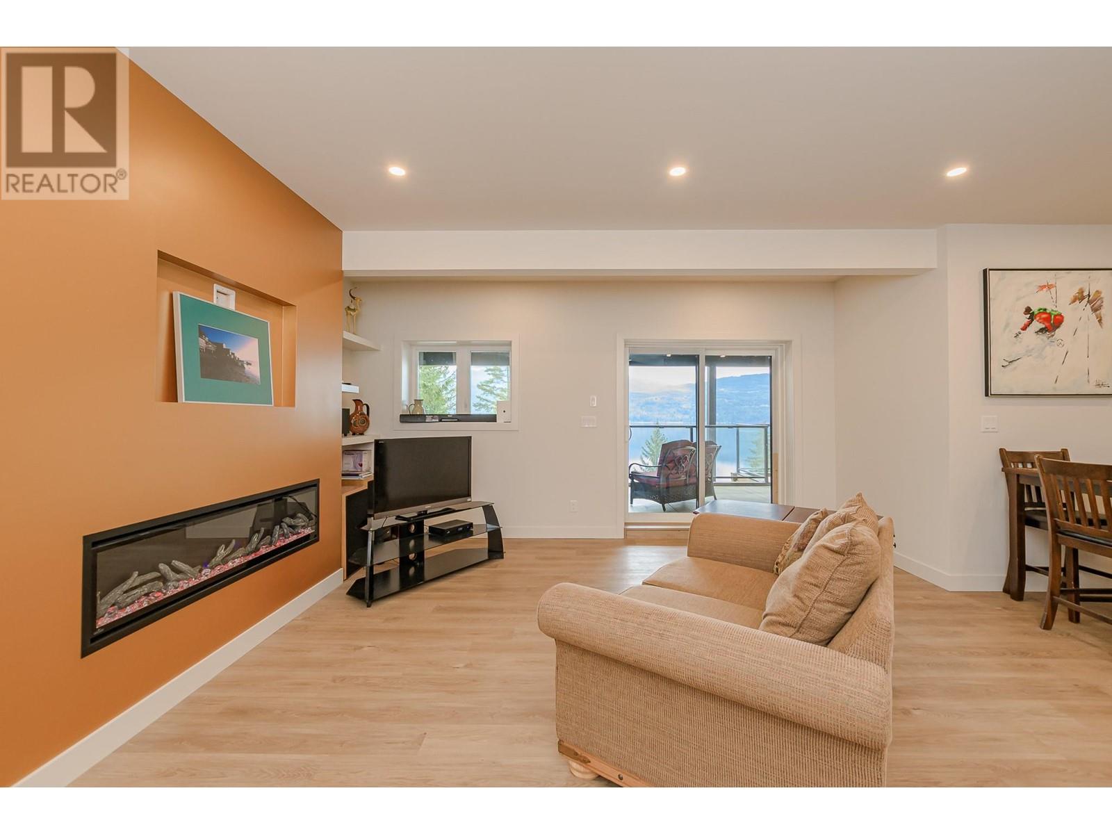 7750 Golf Course Road, Anglemont, British Columbia  V0E 1M8 - Photo 40 - 10344080