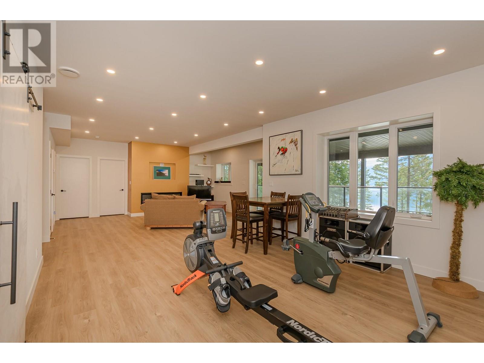 7750 Golf Course Road, Anglemont, British Columbia  V0E 1M8 - Photo 43 - 10344080