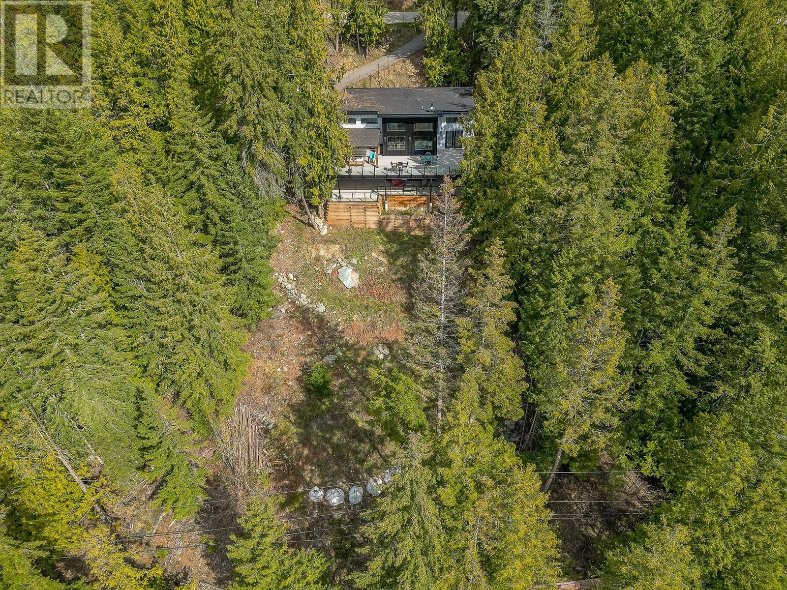 7750 Golf Course Road, Anglemont, British Columbia  V0E 1M8 - Photo 47 - 10344080