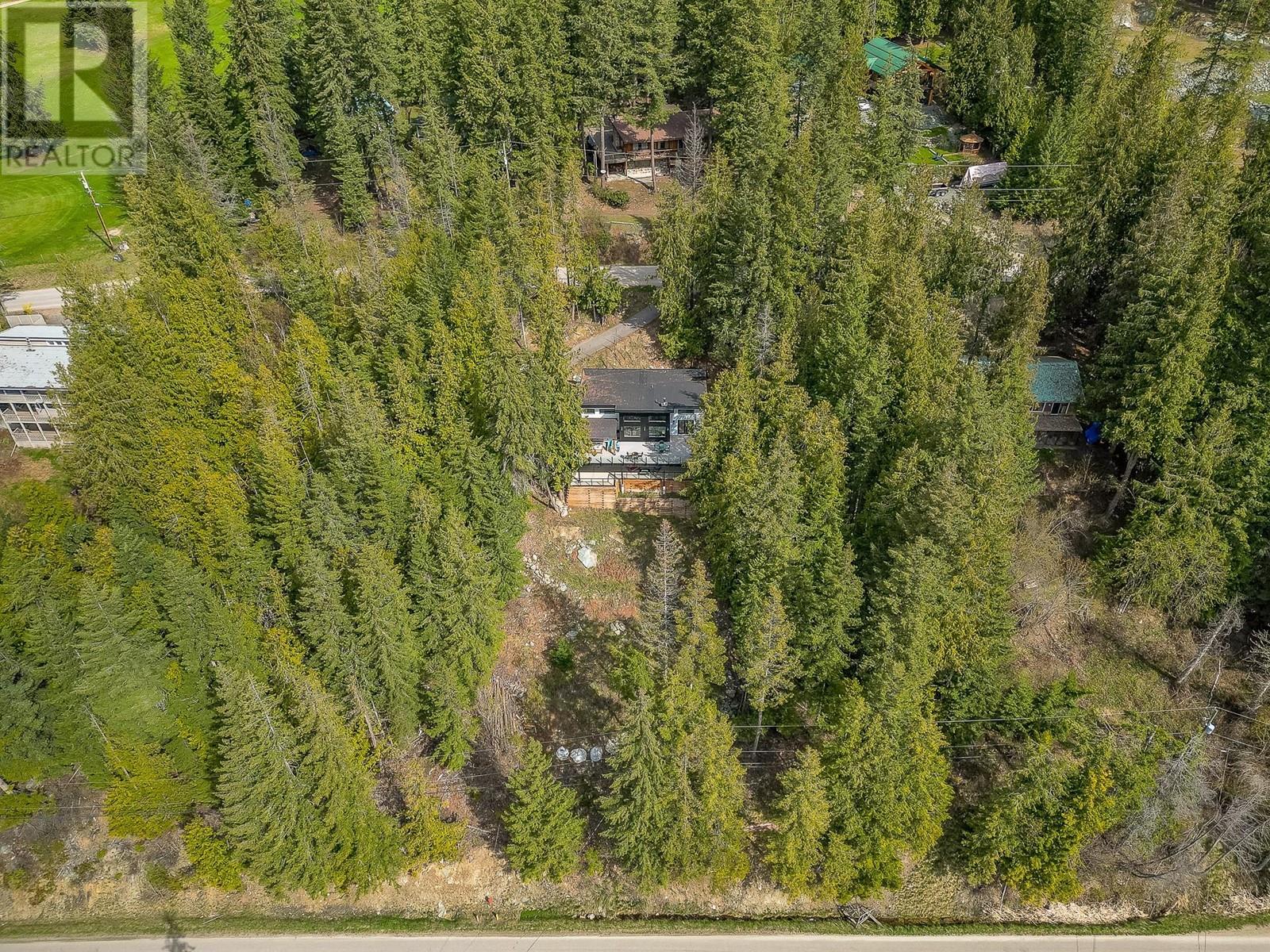7750 Golf Course Road, Anglemont, British Columbia  V0E 1M8 - Photo 50 - 10344080