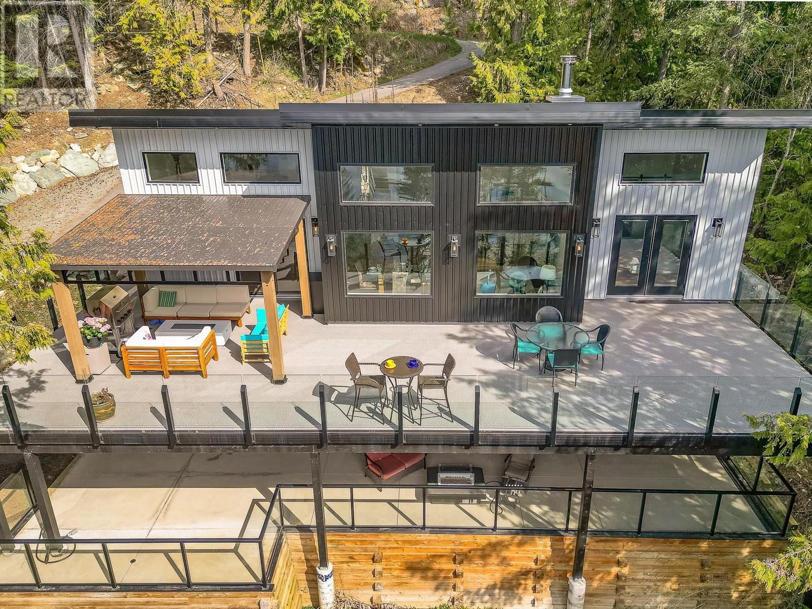 7750 Golf Course Road, Anglemont, British Columbia  V0E 1M8 - Photo 55 - 10344080