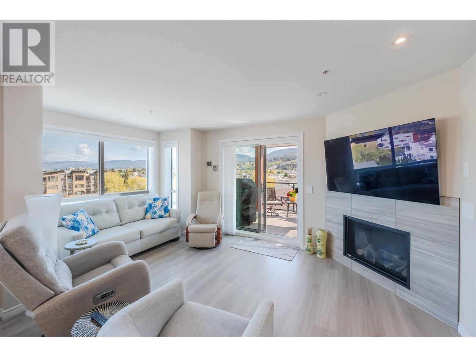 3362 Skaha Lake Road Unit# 601, Penticton, British Columbia  V2A 6G4 - Photo 2 - 10343991