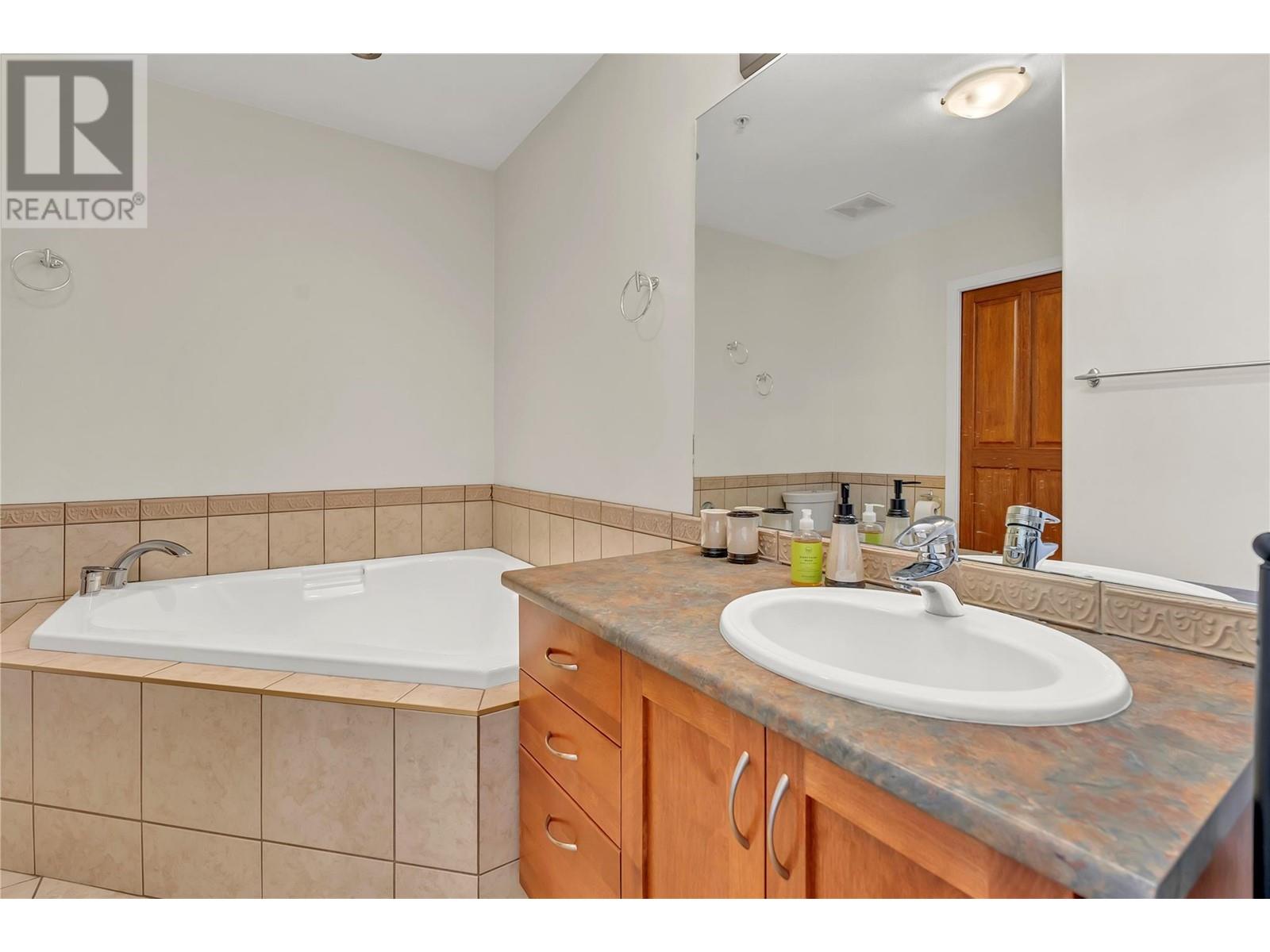 250 Marina Way Unit# 506, Penticton, British Columbia  V2A 1H4 - Photo 28 - 10344125