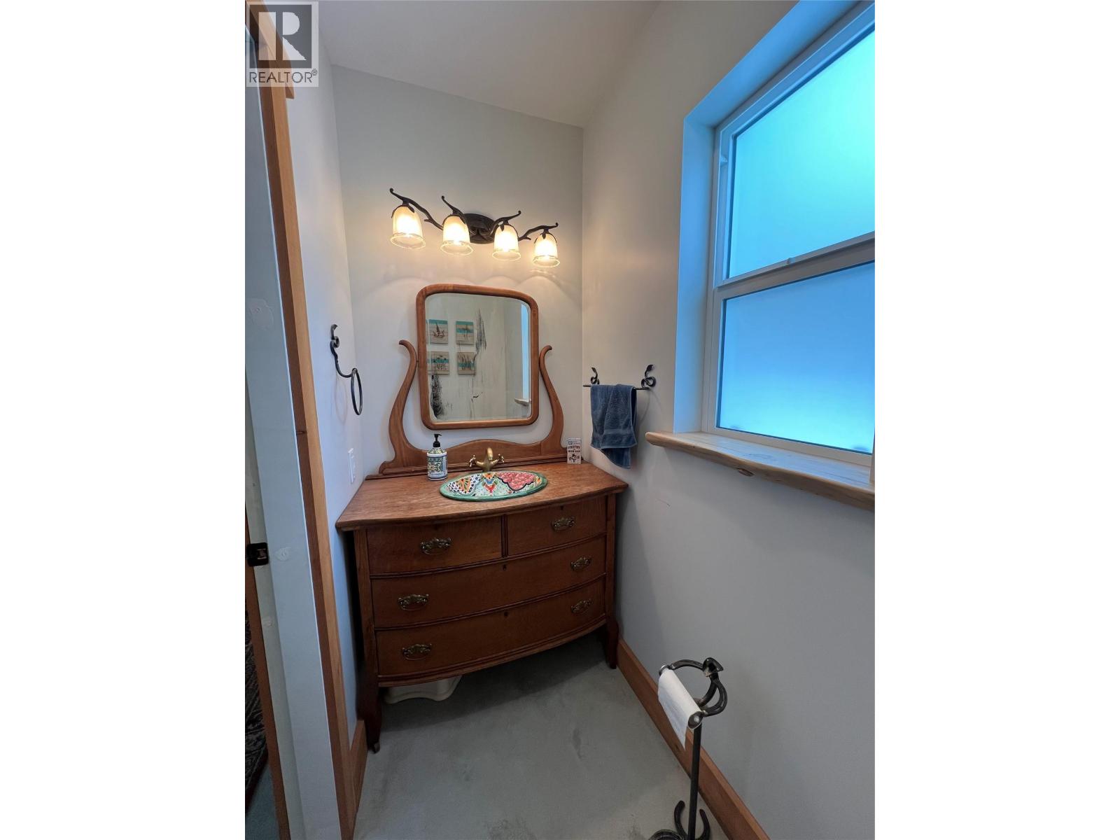 8774 6 Highway, Salmo, British Columbia  V0G 1Z0 - Photo 16 - 10343213