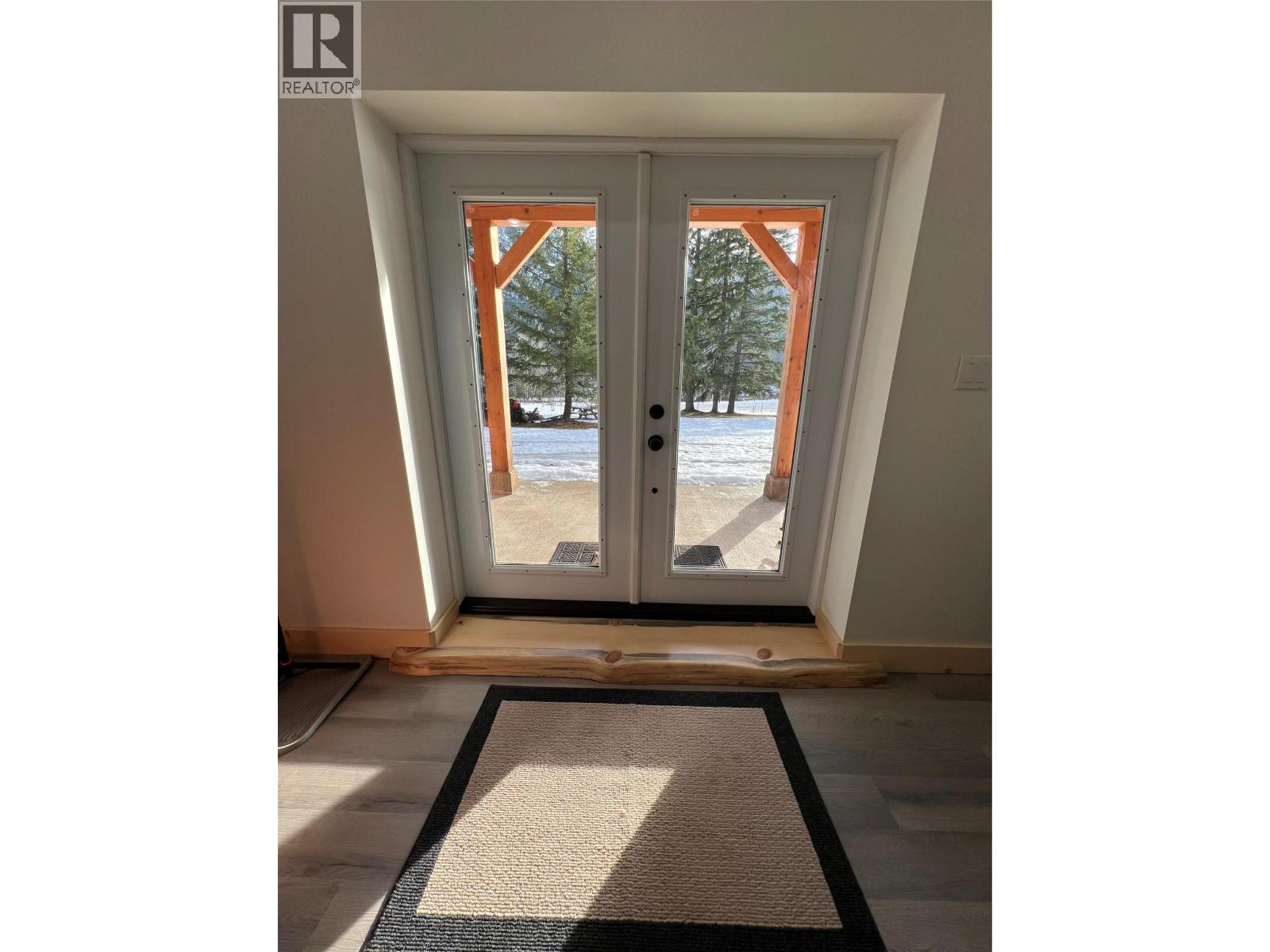 8774 6 Highway, Salmo, British Columbia  V0G 1Z0 - Photo 35 - 10343213