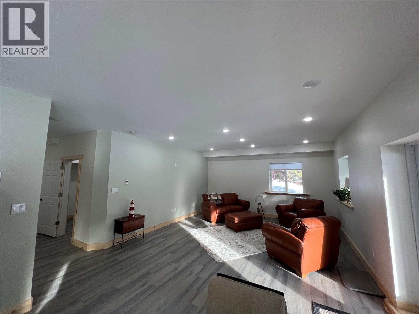 8774 6 Highway, Salmo, British Columbia  V0G 1Z0 - Photo 37 - 10343213