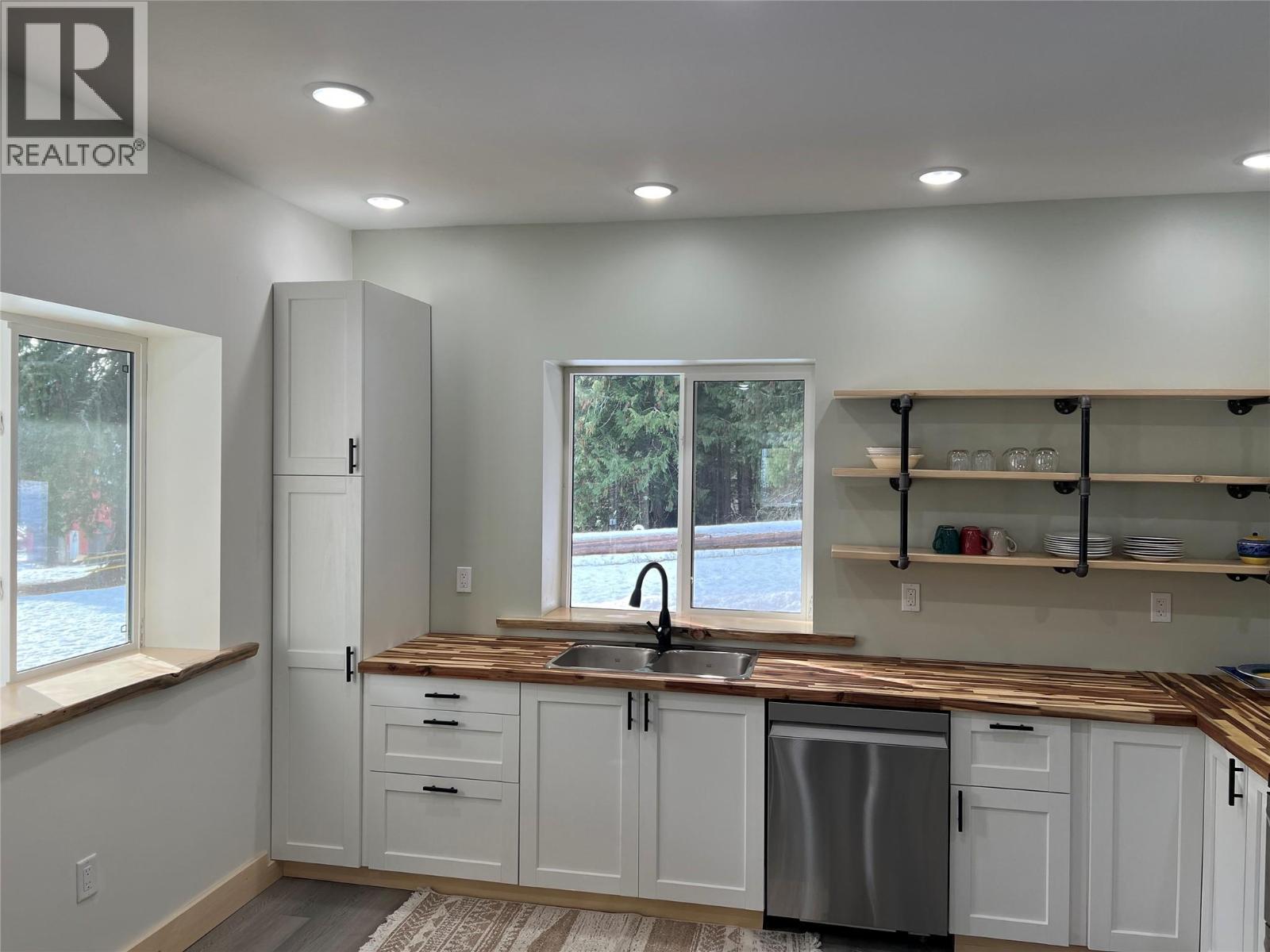 8774 6 Highway, Salmo, British Columbia  V0G 1Z0 - Photo 40 - 10343213