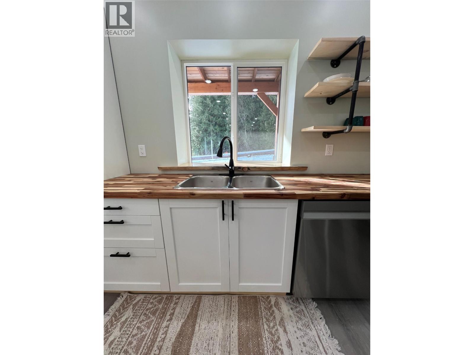 8774 6 Highway, Salmo, British Columbia  V0G 1Z0 - Photo 41 - 10343213