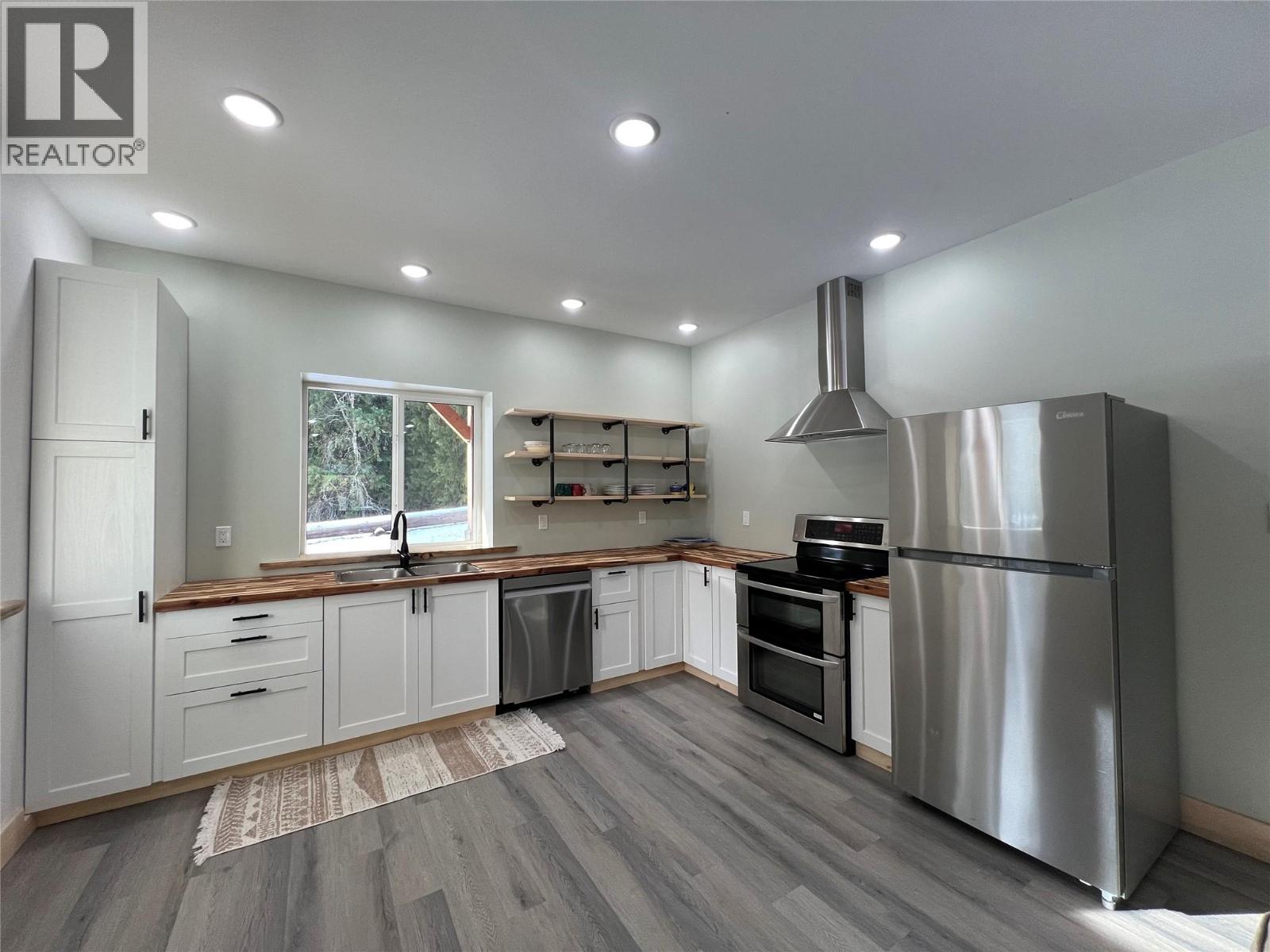 8774 6 Highway, Salmo, British Columbia  V0G 1Z0 - Photo 42 - 10343213