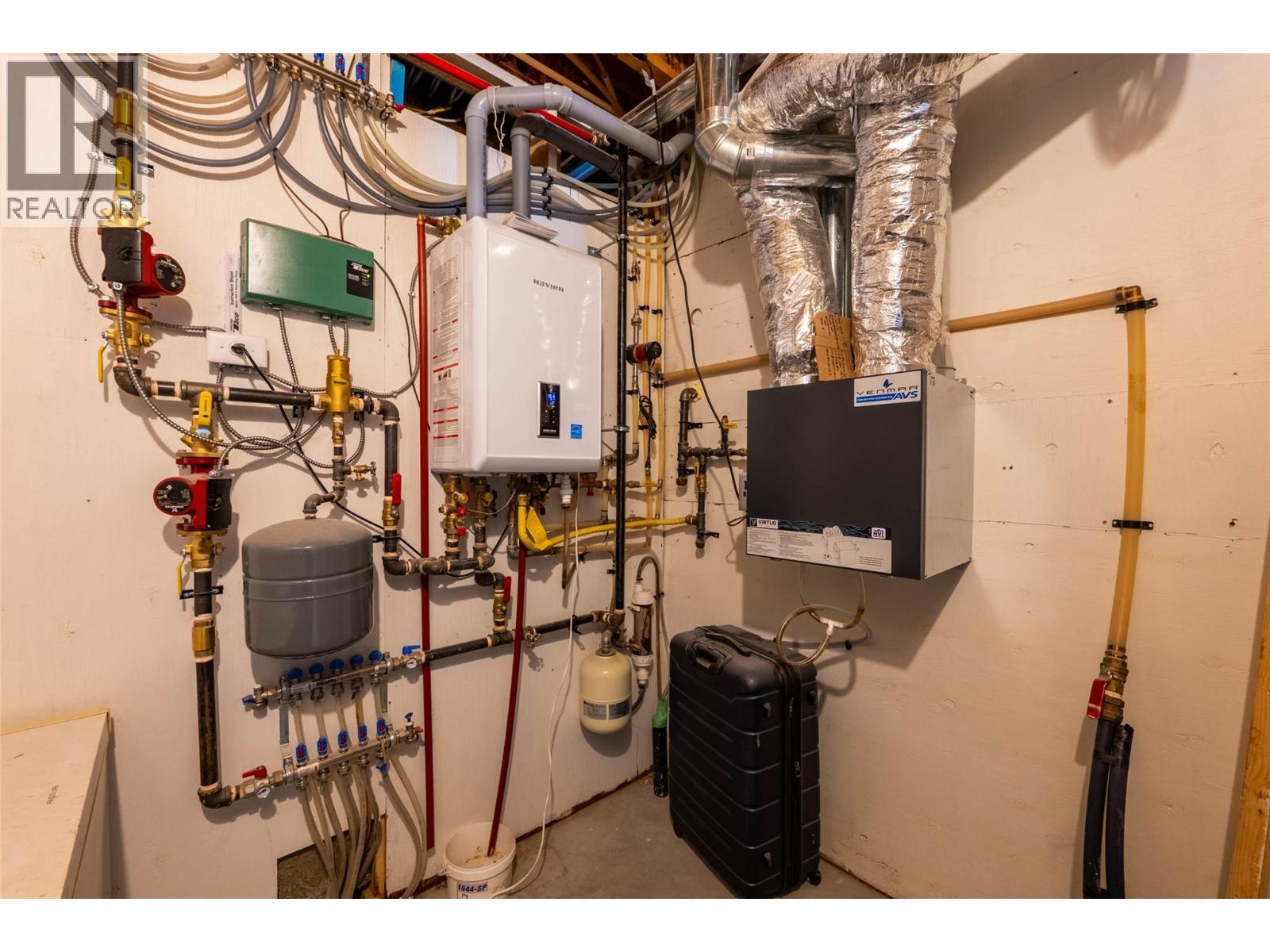 8774 6 Highway, Salmo, British Columbia  V0G 1Z0 - Photo 55 - 10343213