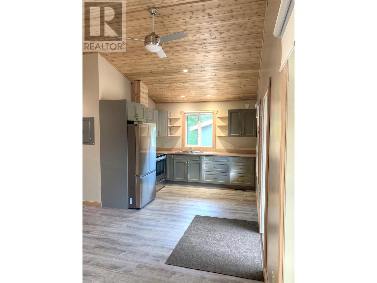 5541 Ducksway Road, Winlaw, British Columbia  V0G 2J0 - Photo 3 - 10342878