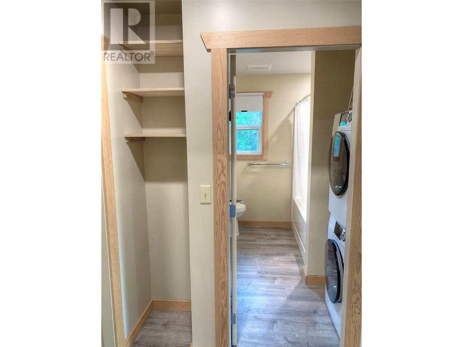 5541 Ducksway Road, Winlaw, British Columbia  V0G 2J0 - Photo 8 - 10342878