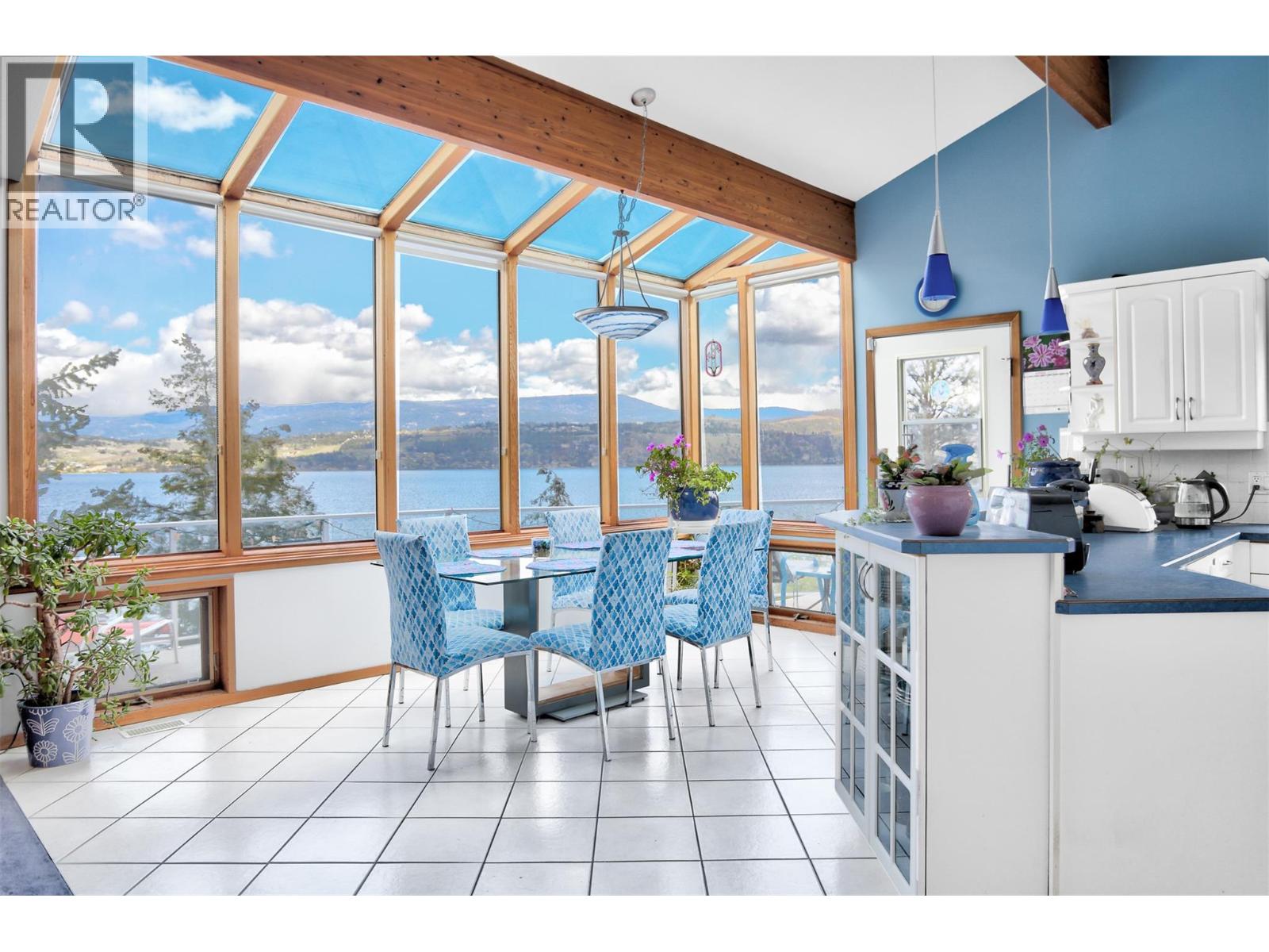 3765 Westside Road N, Kelowna, British Columbia  V1Z 3W8 - Photo 2 - 10344033