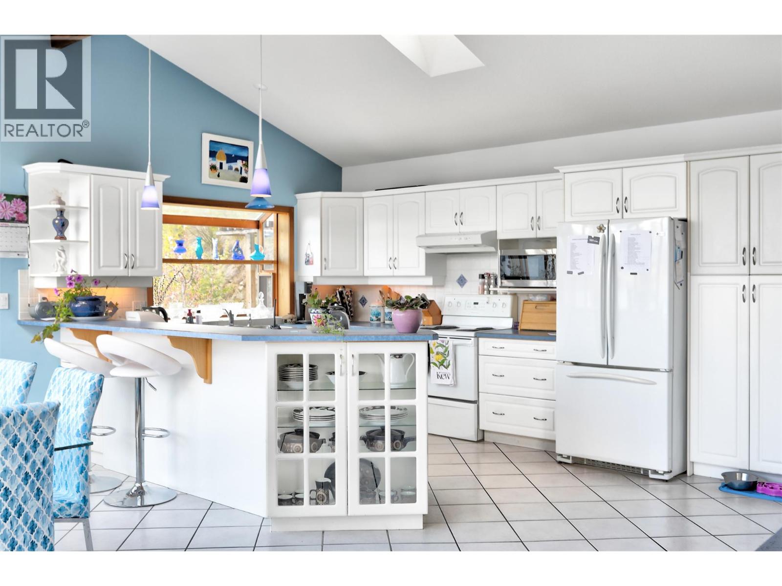 3765 Westside Road N, Kelowna, British Columbia  V1Z 3W8 - Photo 24 - 10344033