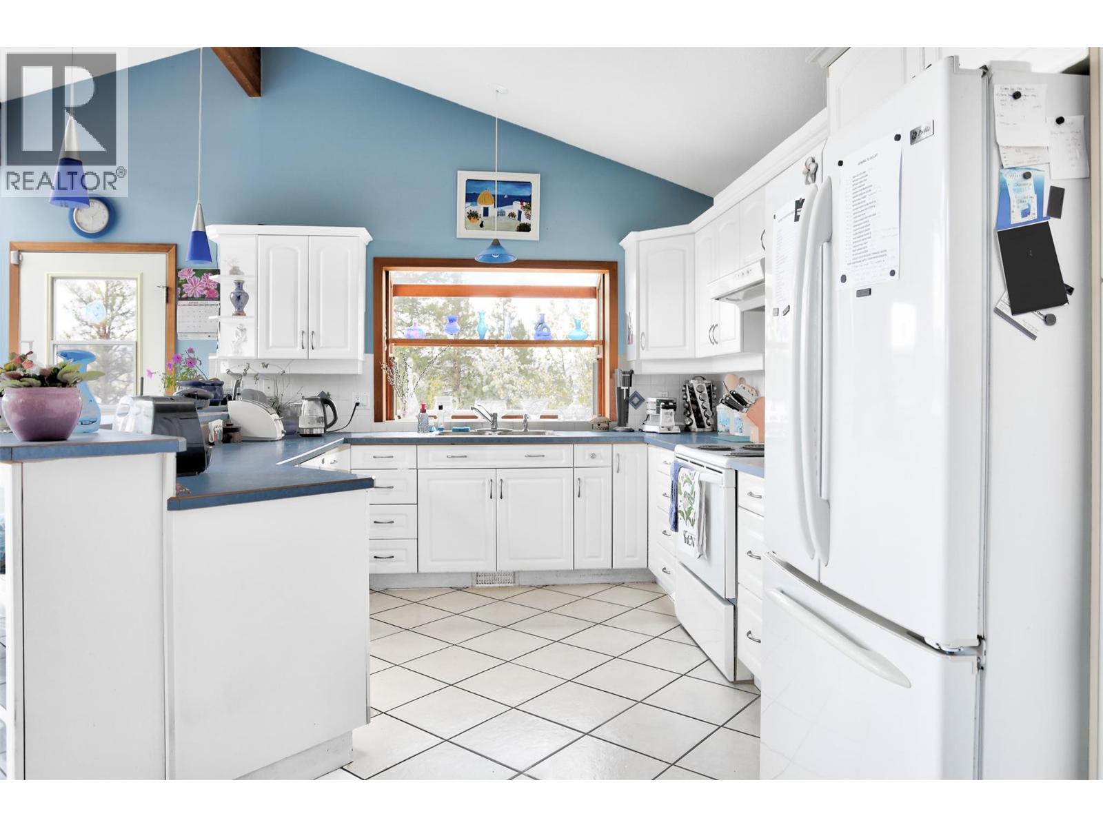 3765 Westside Road N, Kelowna, British Columbia  V1Z 3W8 - Photo 25 - 10344033