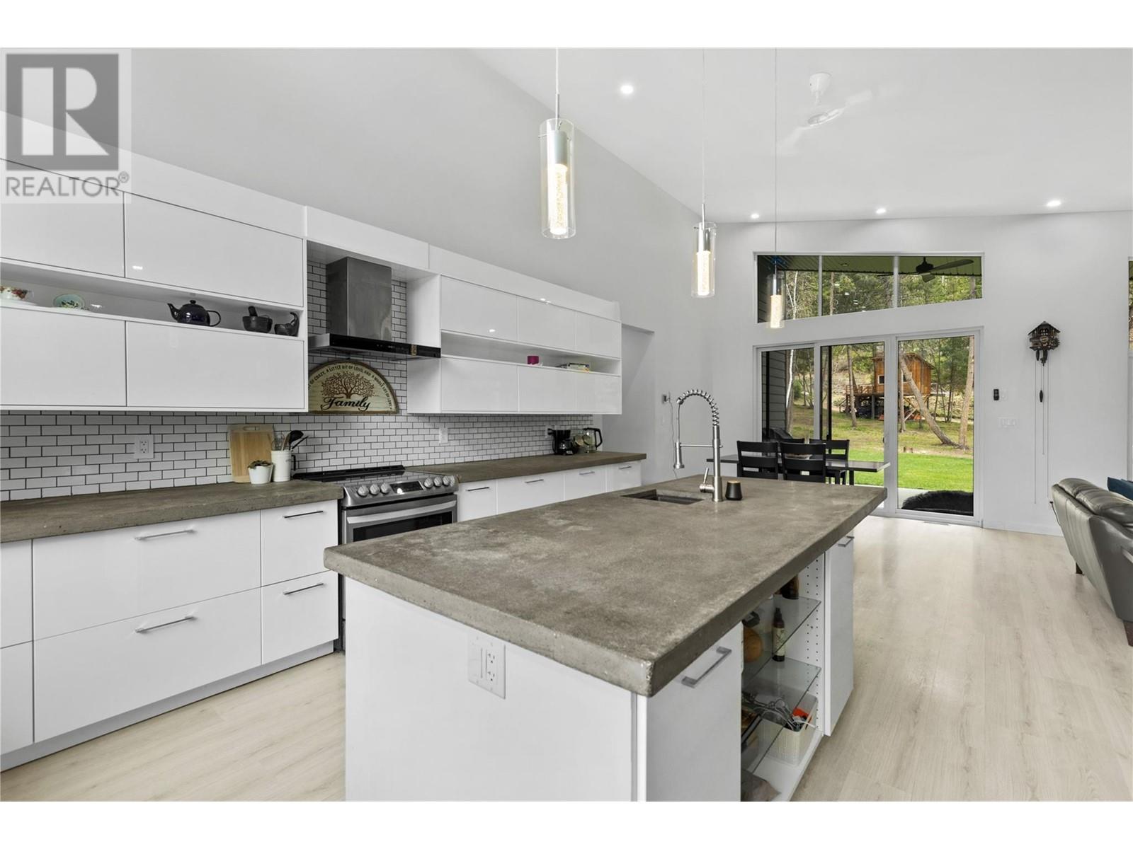 4472 Power Road, Barriere, British Columbia  V0E 1E0 - Photo 7 - 10343185