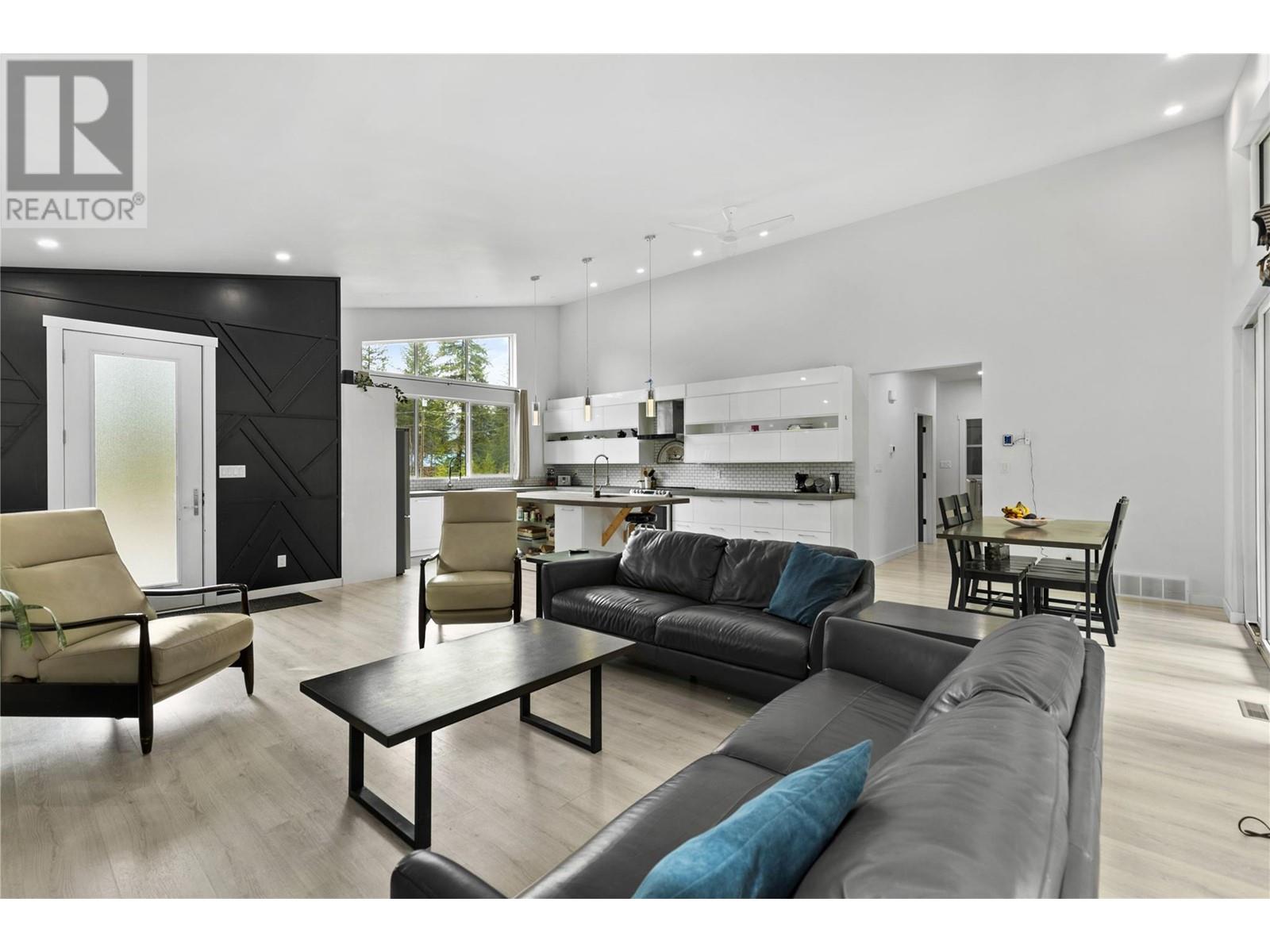 4472 Power Road, Barriere, British Columbia  V0E 1E0 - Photo 9 - 10343185