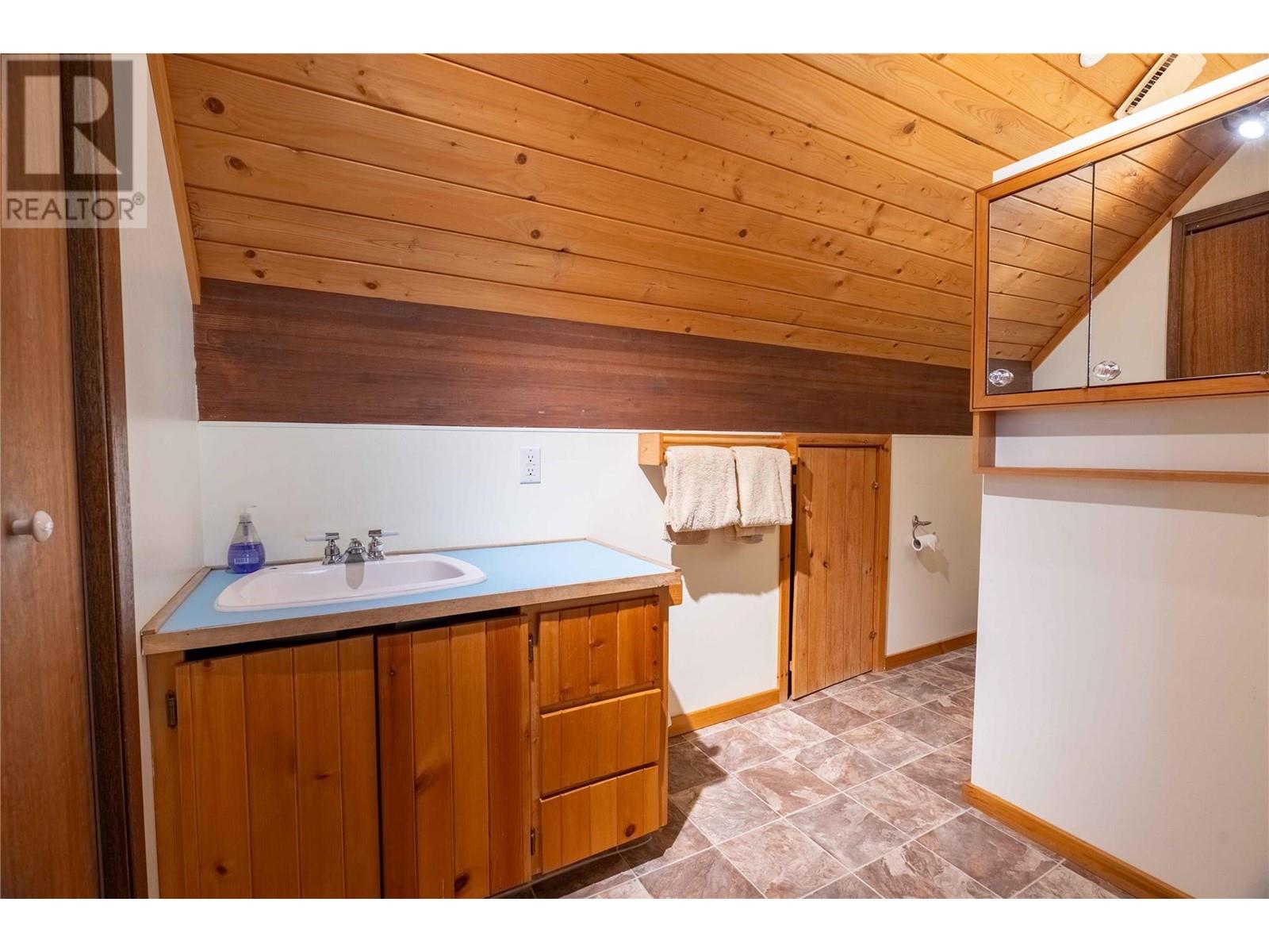 3014 Mcinnes Road, Revelstoke, British Columbia  V0E 2S0 - Photo 18 - 10329489