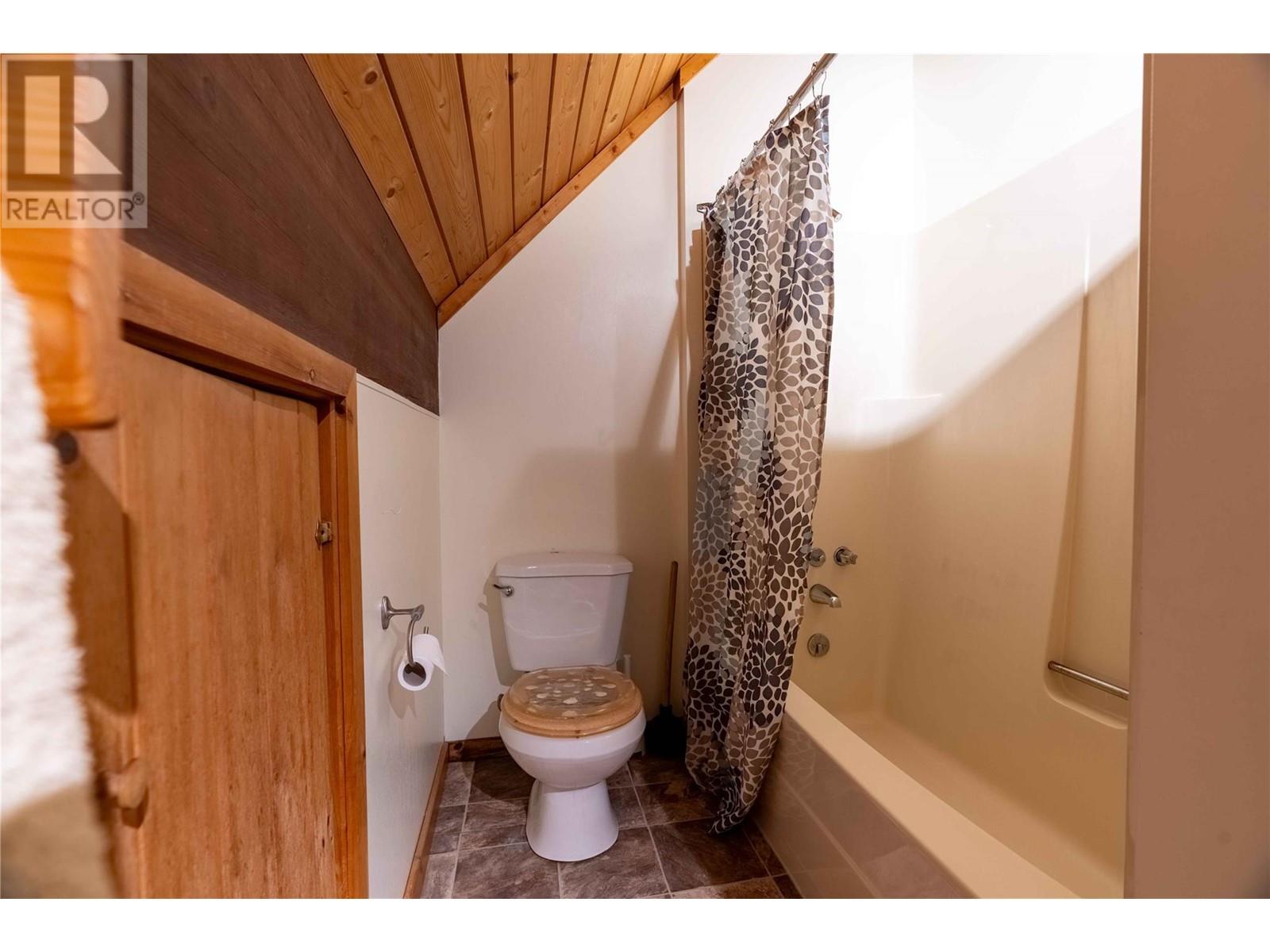 3014 Mcinnes Road, Revelstoke, British Columbia  V0E 2S0 - Photo 19 - 10329489