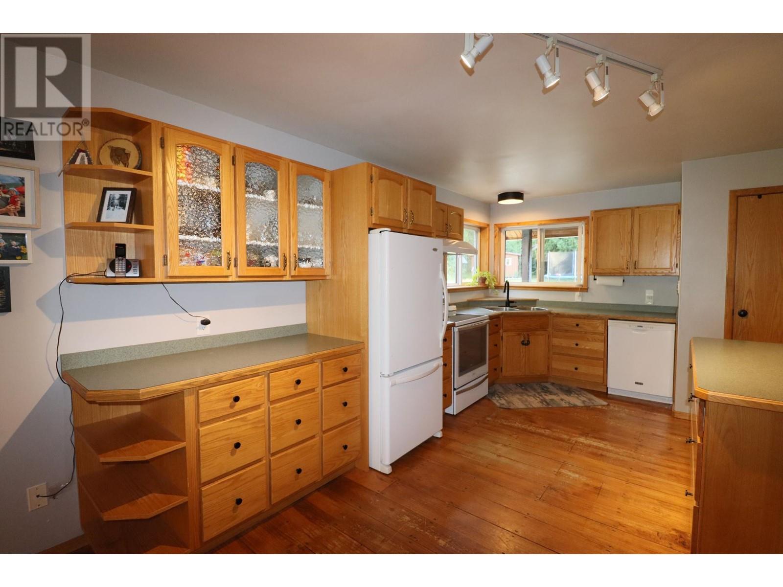 10500 3 Highway, Grand Forks, British Columbia  V0H 1H5 - Photo 23 - 10345110
