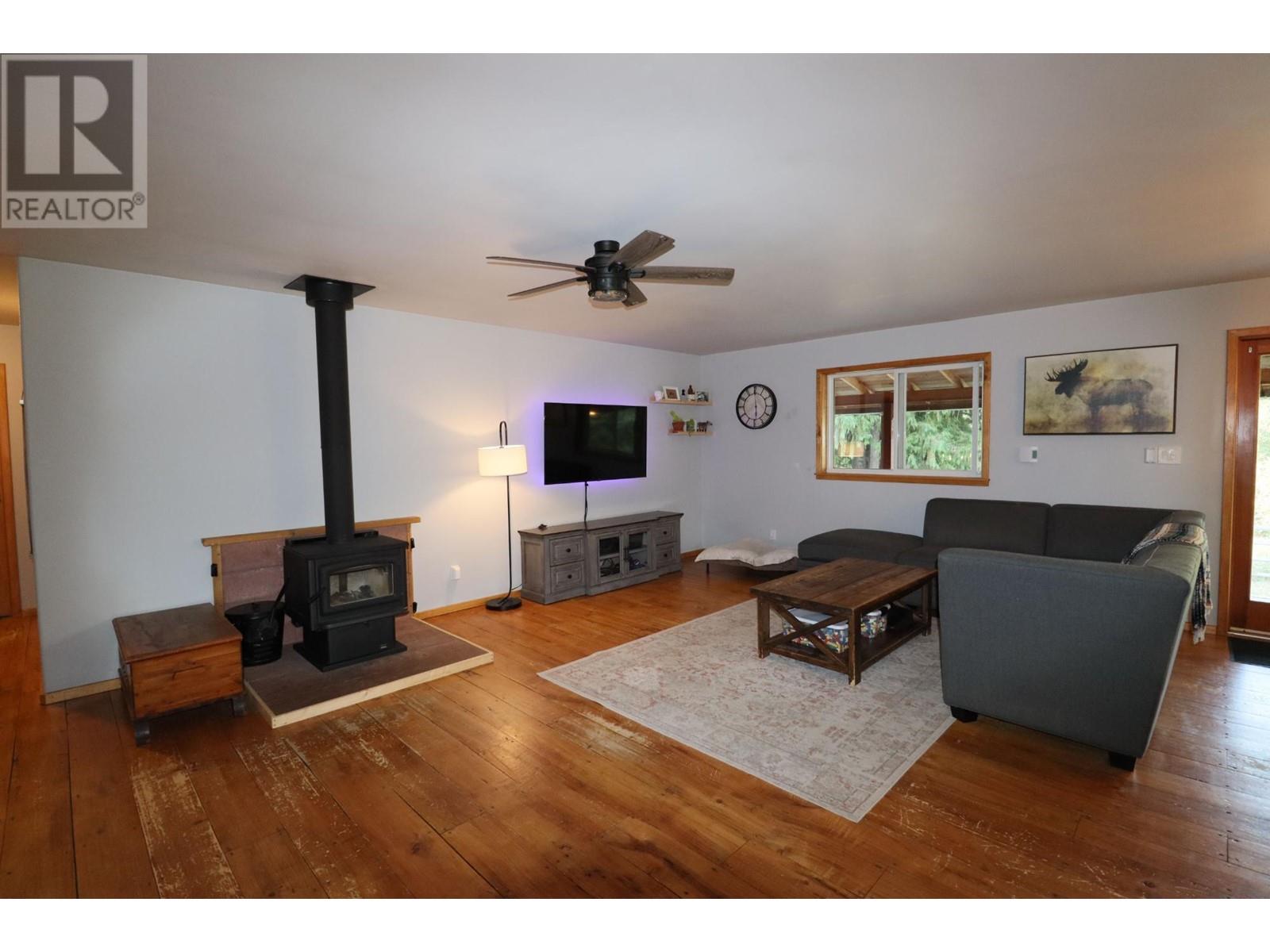 10500 3 Highway, Grand Forks, British Columbia  V0H 1H5 - Photo 26 - 10345110