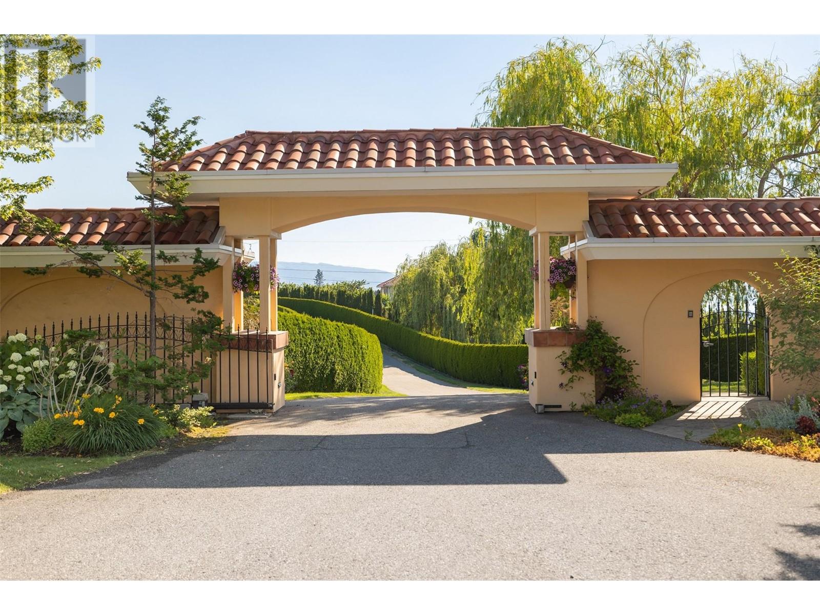 3240 Pooley Road, Kelowna, British Columbia  V1W 4G7 - Photo 4 - 10344535