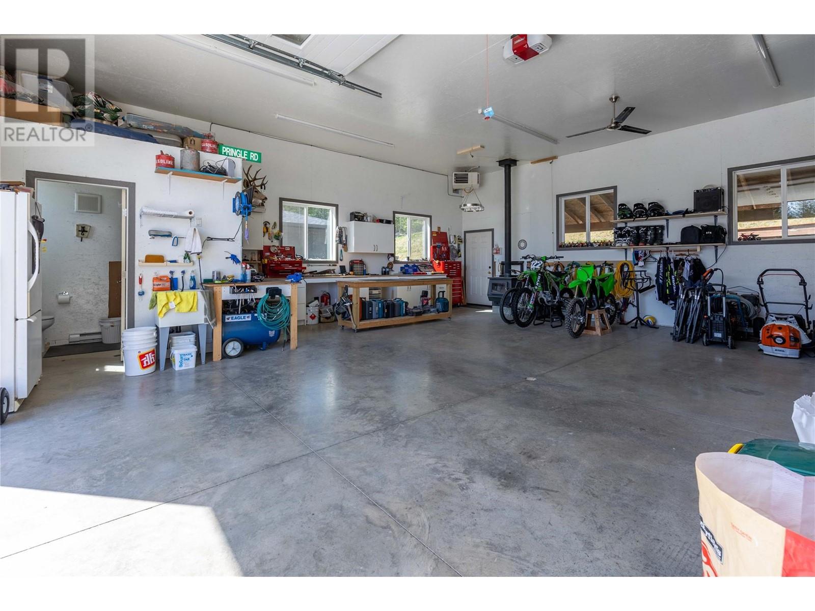 6400 1 Avenue Nw, Salmon Arm, British Columbia  V1E 3B2 - Photo 20 - 10345064