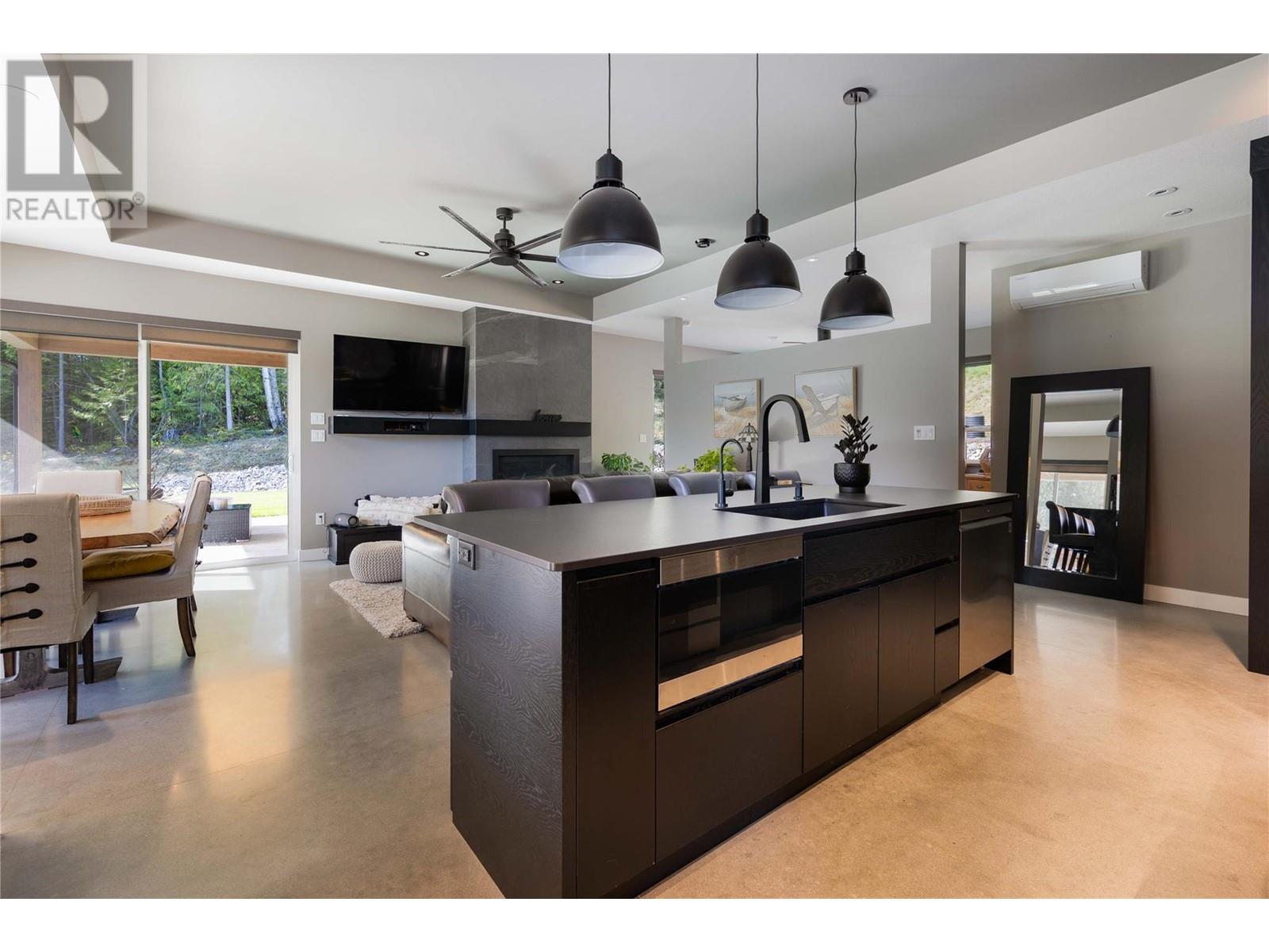 6400 1 Avenue Nw, Salmon Arm, British Columbia  V1E 3B2 - Photo 27 - 10345064