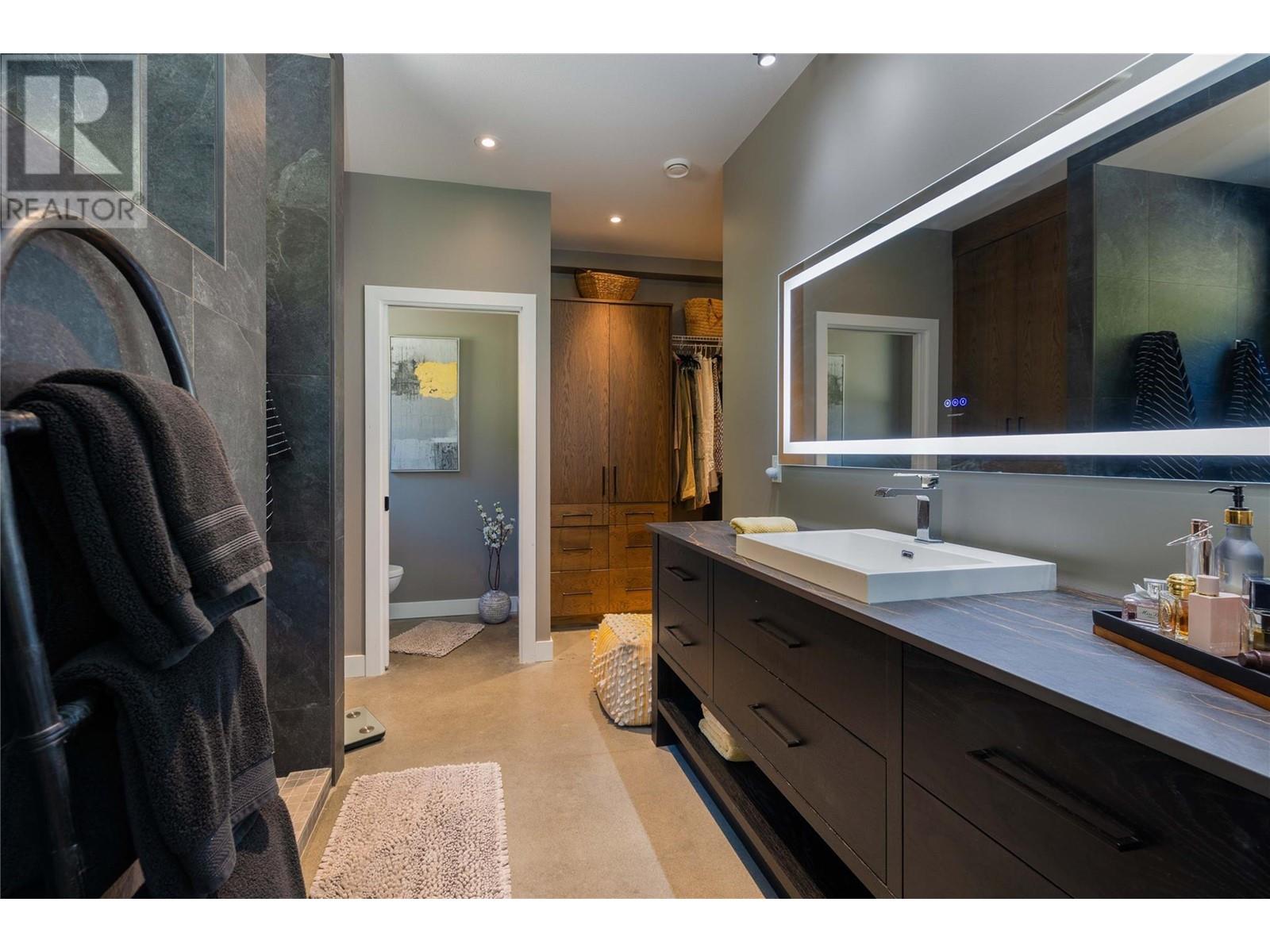 6400 1 Avenue Nw, Salmon Arm, British Columbia  V1E 3B2 - Photo 31 - 10345064