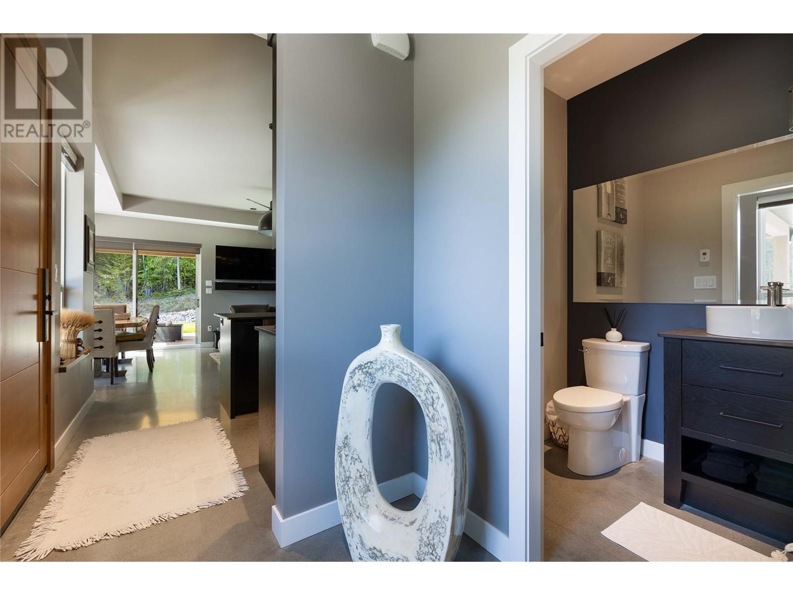 6400 1 Avenue Nw, Salmon Arm, British Columbia  V1E 3B2 - Photo 33 - 10345064