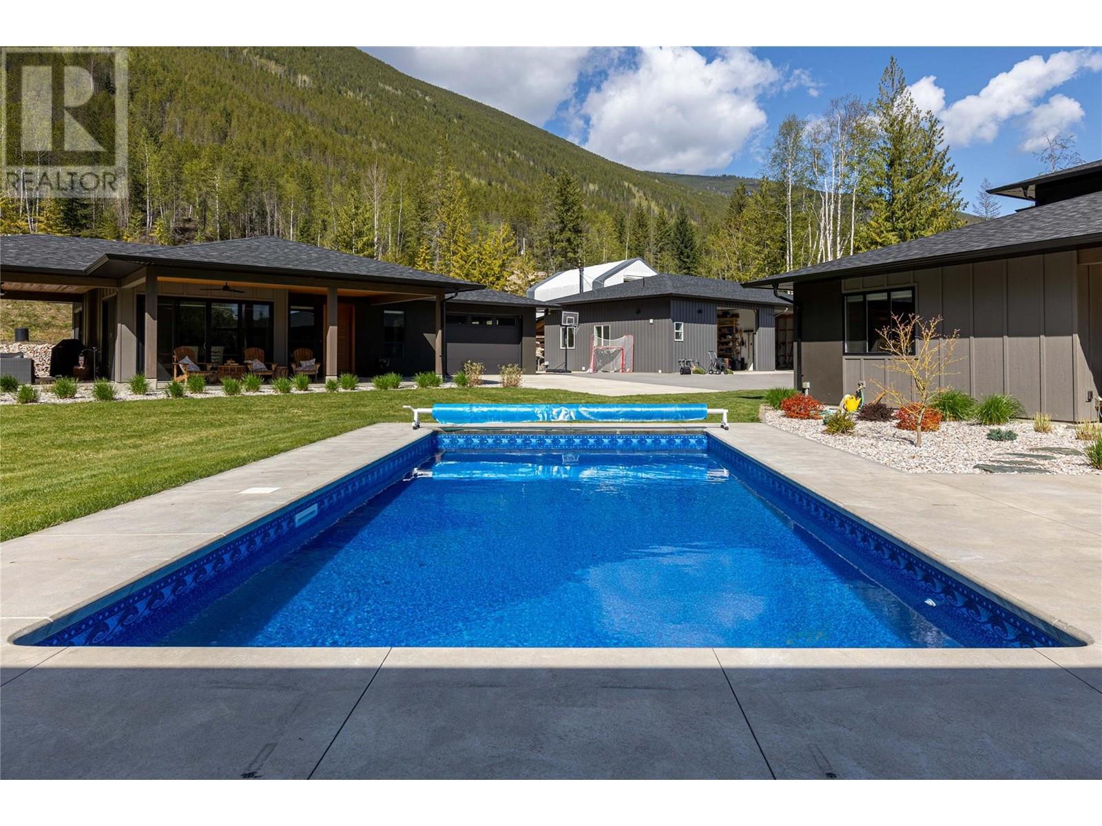 6400 1 Avenue Nw, Salmon Arm, British Columbia  V1E 3B2 - Photo 38 - 10345064