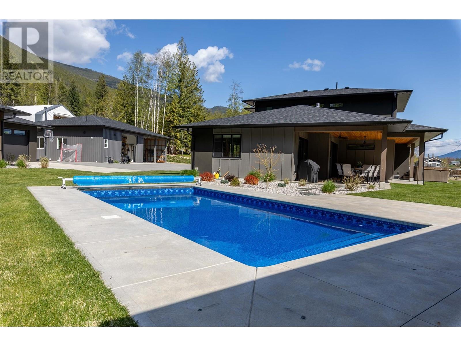 6400 1 Avenue Nw, Salmon Arm, British Columbia  V1E 3B2 - Photo 39 - 10345064