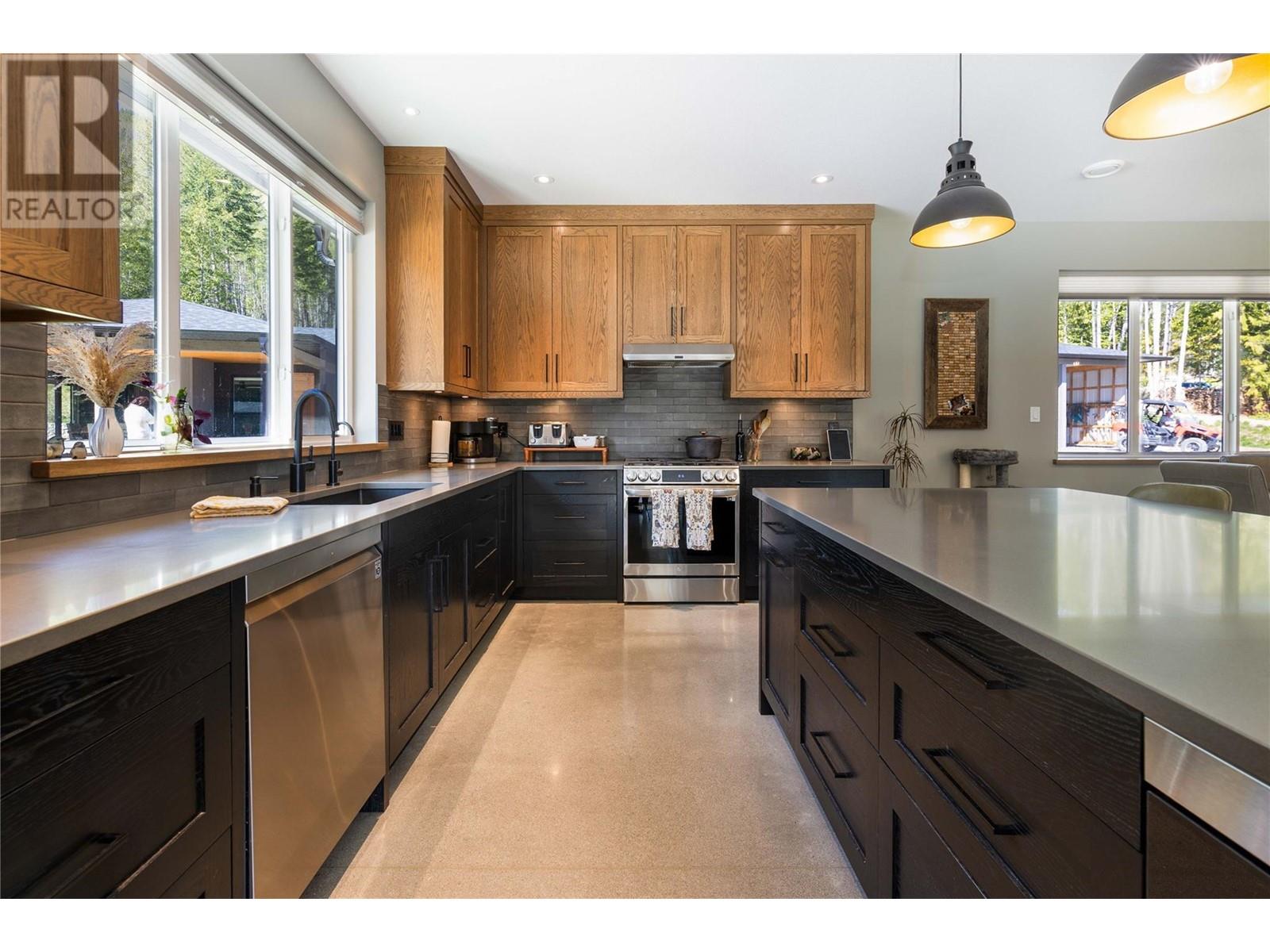 6400 1 Avenue Nw, Salmon Arm, British Columbia  V1E 3B2 - Photo 4 - 10345064