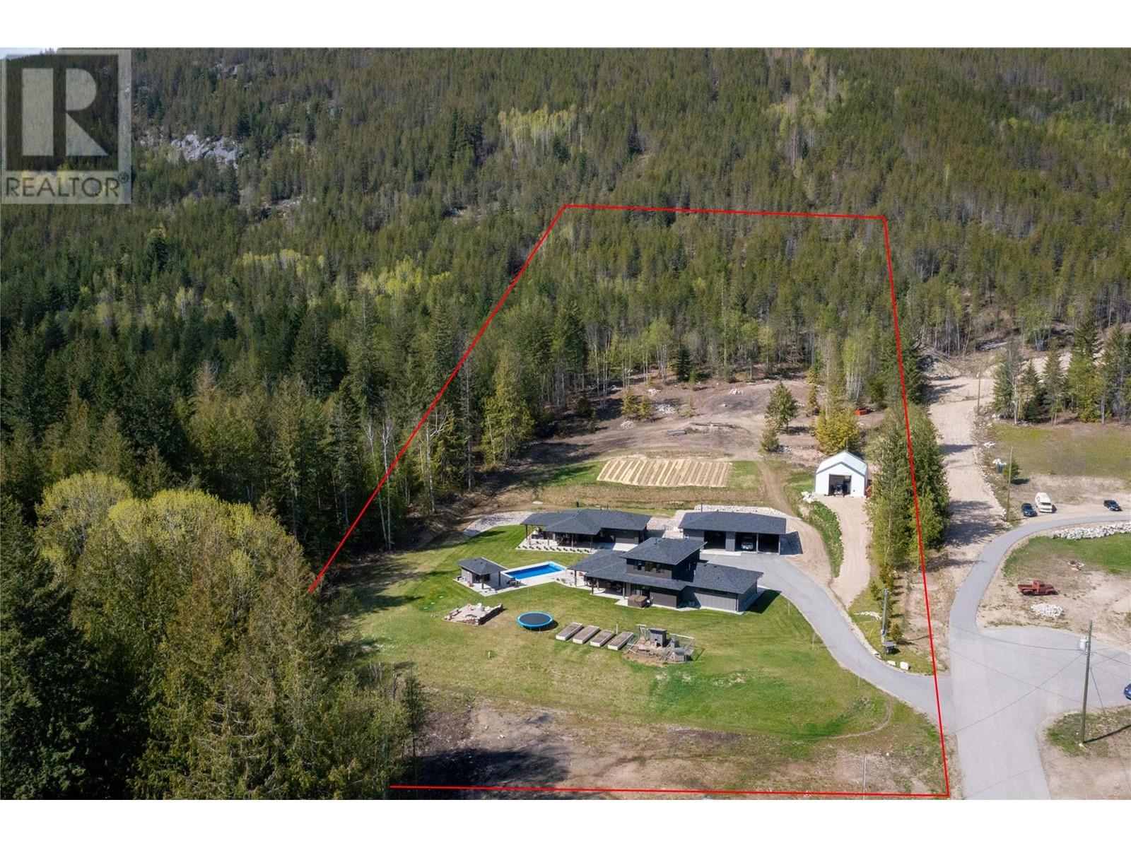 6400 1 Avenue Nw, Salmon Arm, British Columbia  V1E 3B2 - Photo 45 - 10345064