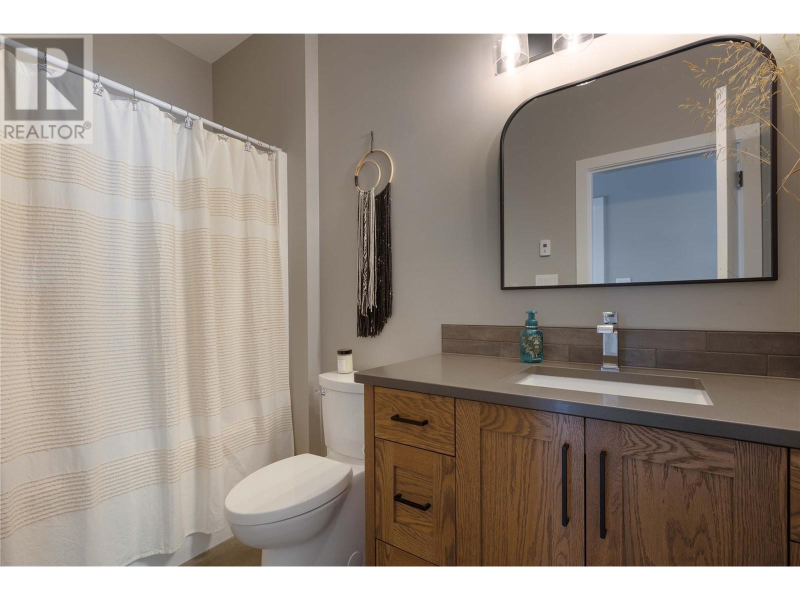 6400 1 Avenue Nw, Salmon Arm, British Columbia  V1E 3B2 - Photo 9 - 10345064