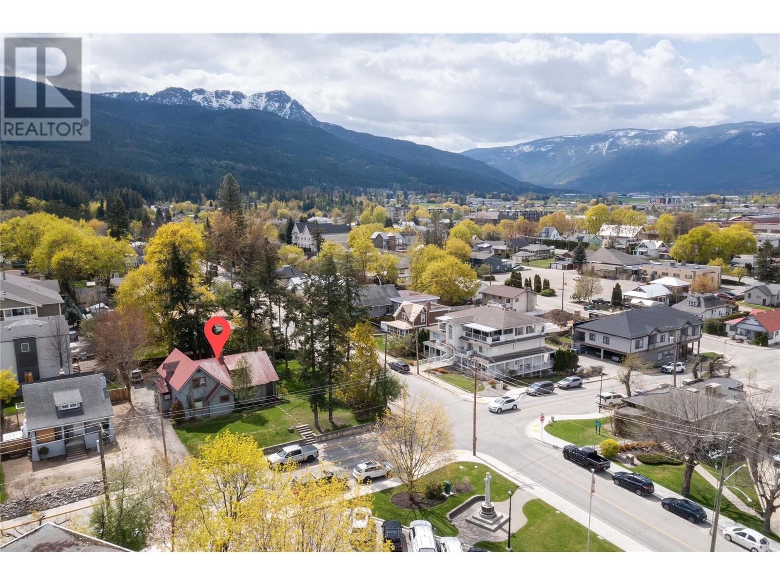 320 Okanagan Avenue Se, Salmon Arm, British Columbia  V1E 3H6 - Photo 32 - 10345252